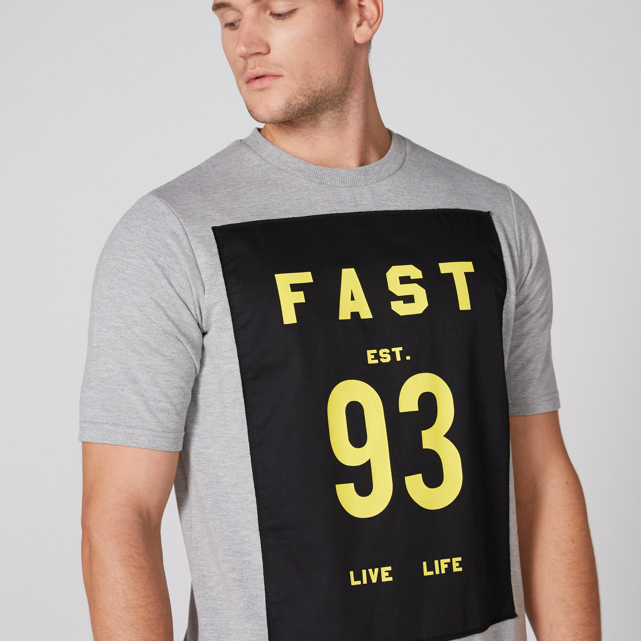 تيشيرت بياقة مستديرة وأكمام قصيرة وطبعات-men-clothing-tshirtsandpolos-tshirts-image-5