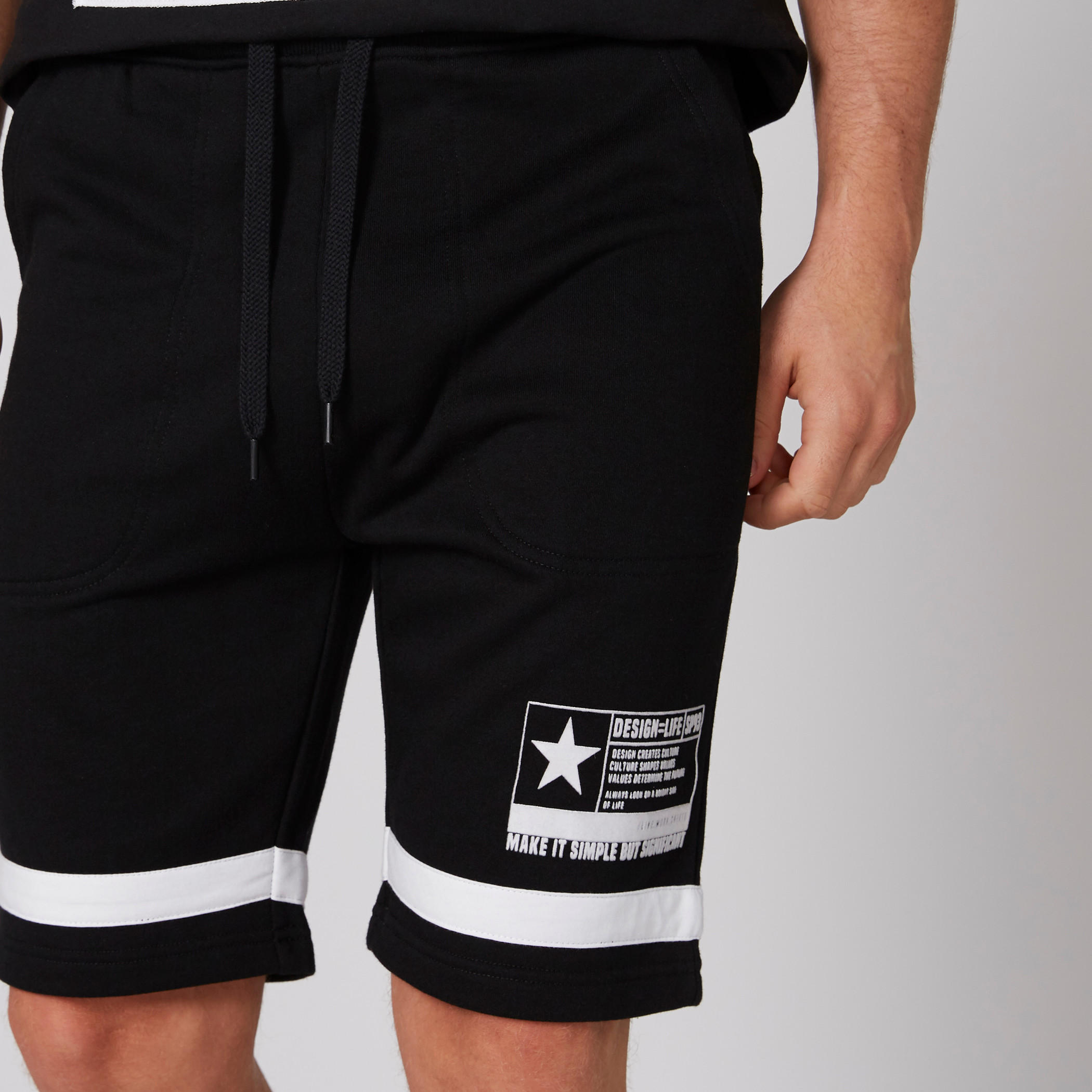 شورت برباط وجيوب وطبعات-men-clothing-bottoms-shorts-image-4