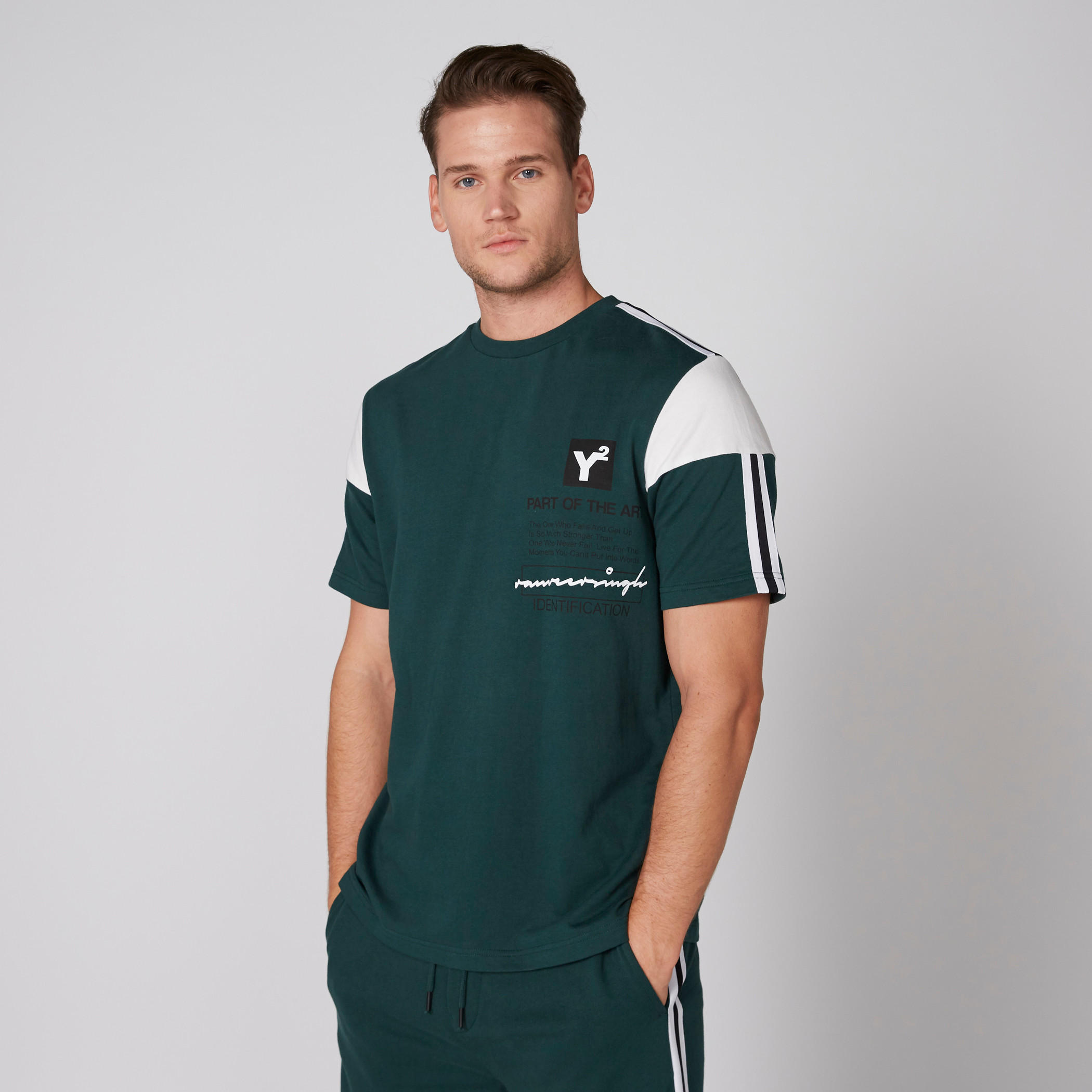 تيشيرت بياقة ضيّقة وأكمام قصيرة وطبعات-men-clothing-tshirtsandpolos-tshirts-image-3