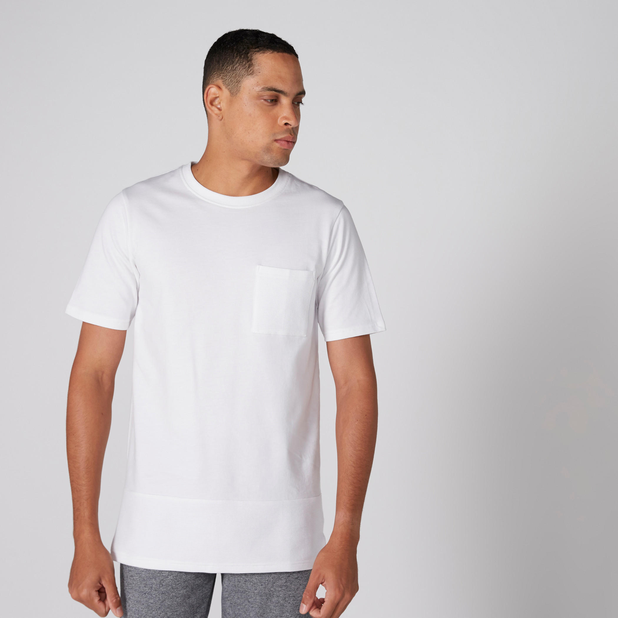 تيشيرت بياقة ضيّقة وأكمام قصيرة وجيوب-men-clothing-tshirtsandpolos-tshirts-image-1