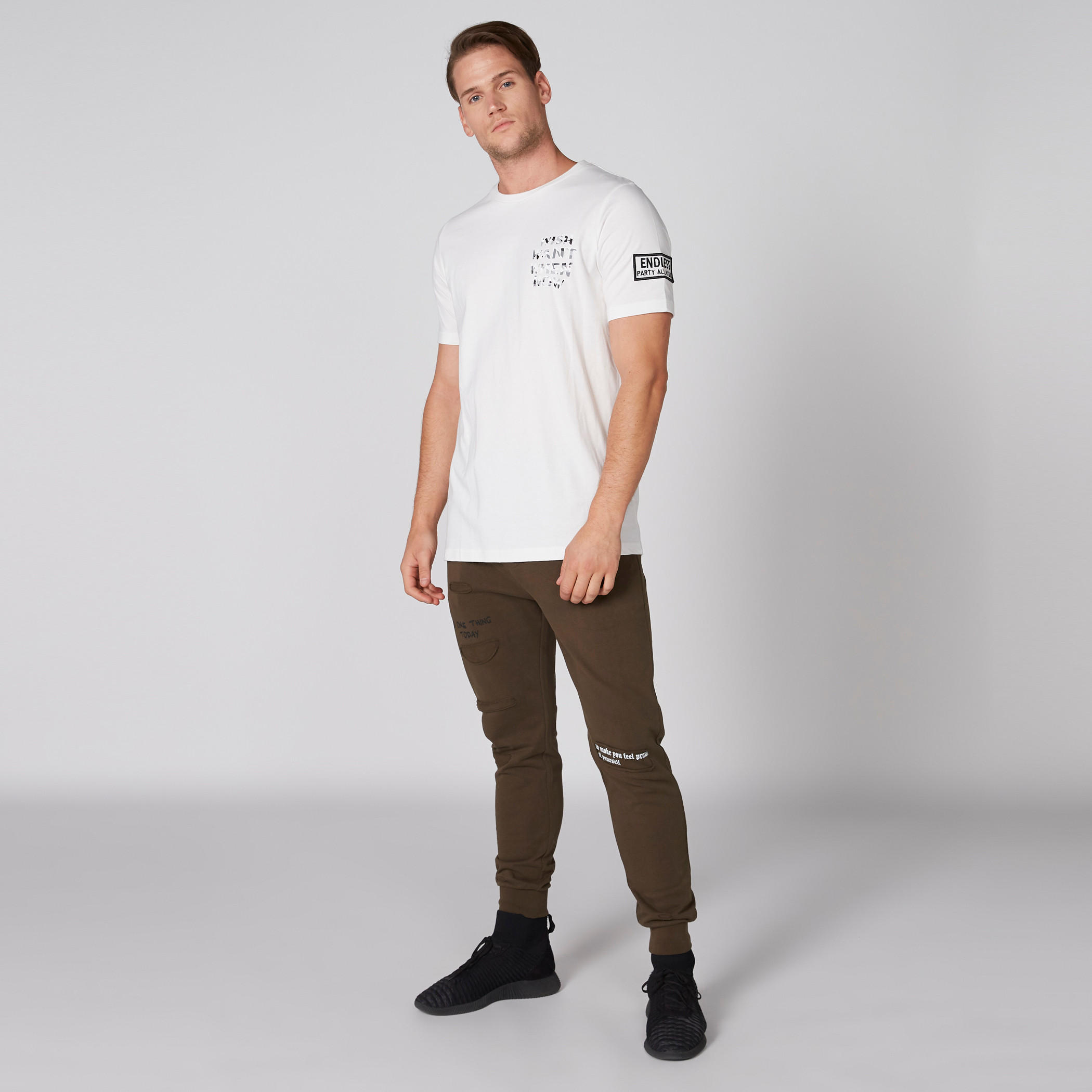 بنطال رياضي طويل بخصر مطّاطي ورباط-men-clothing-bottoms-joggers-image-1