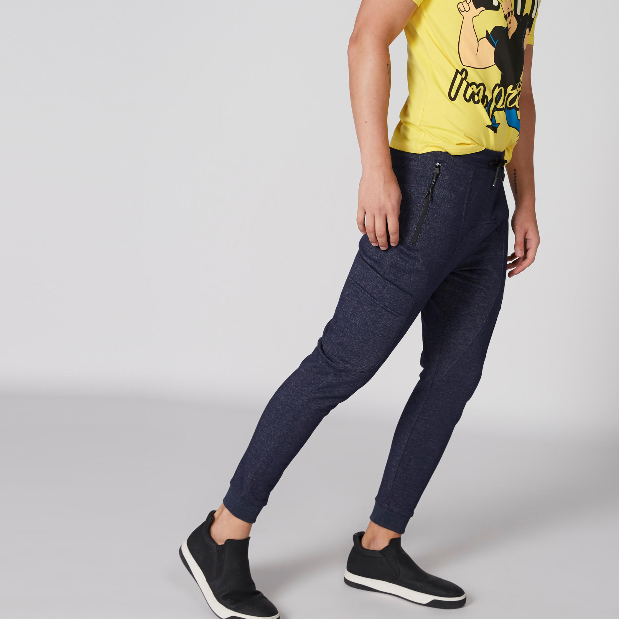 بنطال رياضي طويل بخصر مطّاطي ورباط-men-clothing-bottoms-joggers-image-4