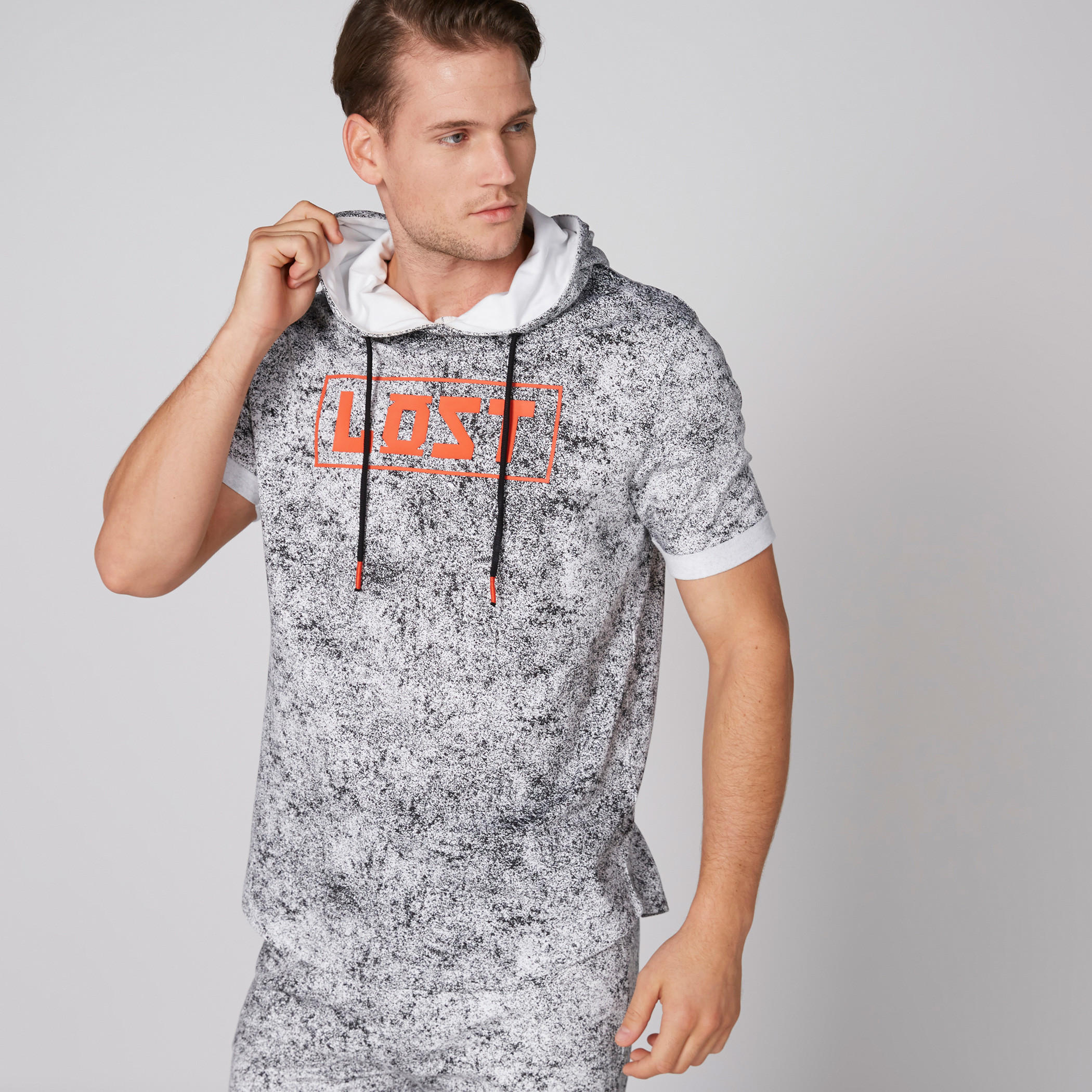 تيشيرت بأكمام قصيرة وطبعات مع قبعة-men-clothing-tshirtsandpolos-tshirts-image-3
