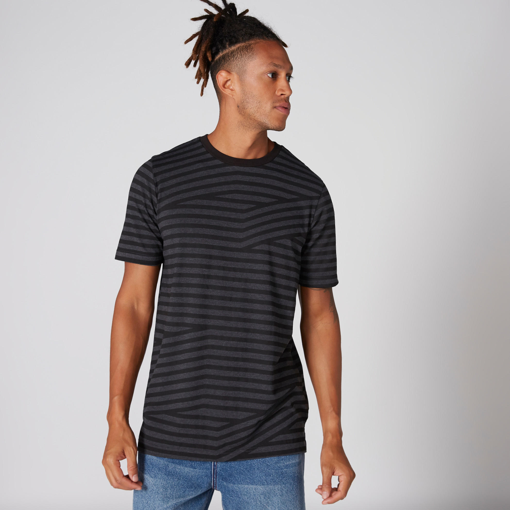 تيشيرت مقلّم بياقة مستديرة وأكمام قصيرة-men-clothing-tshirtsandpolos-tshirts-image-1