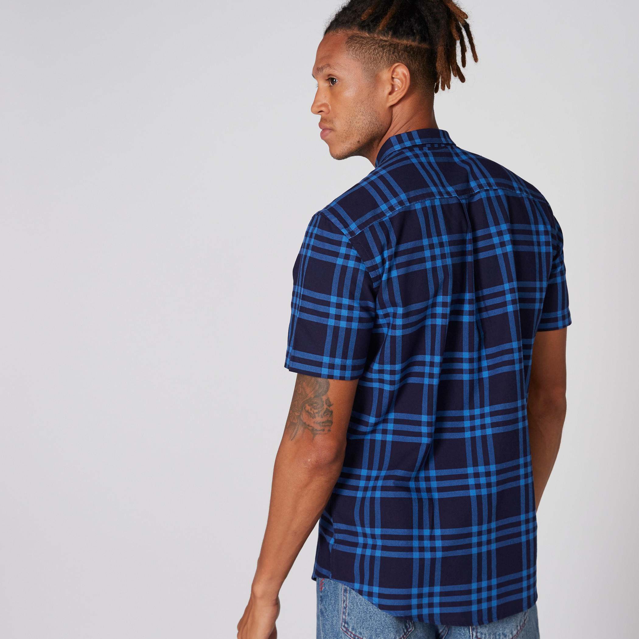 قميص كاروهات بأكمام قصيرة وأزرار-men-clothing-shirts-image-2