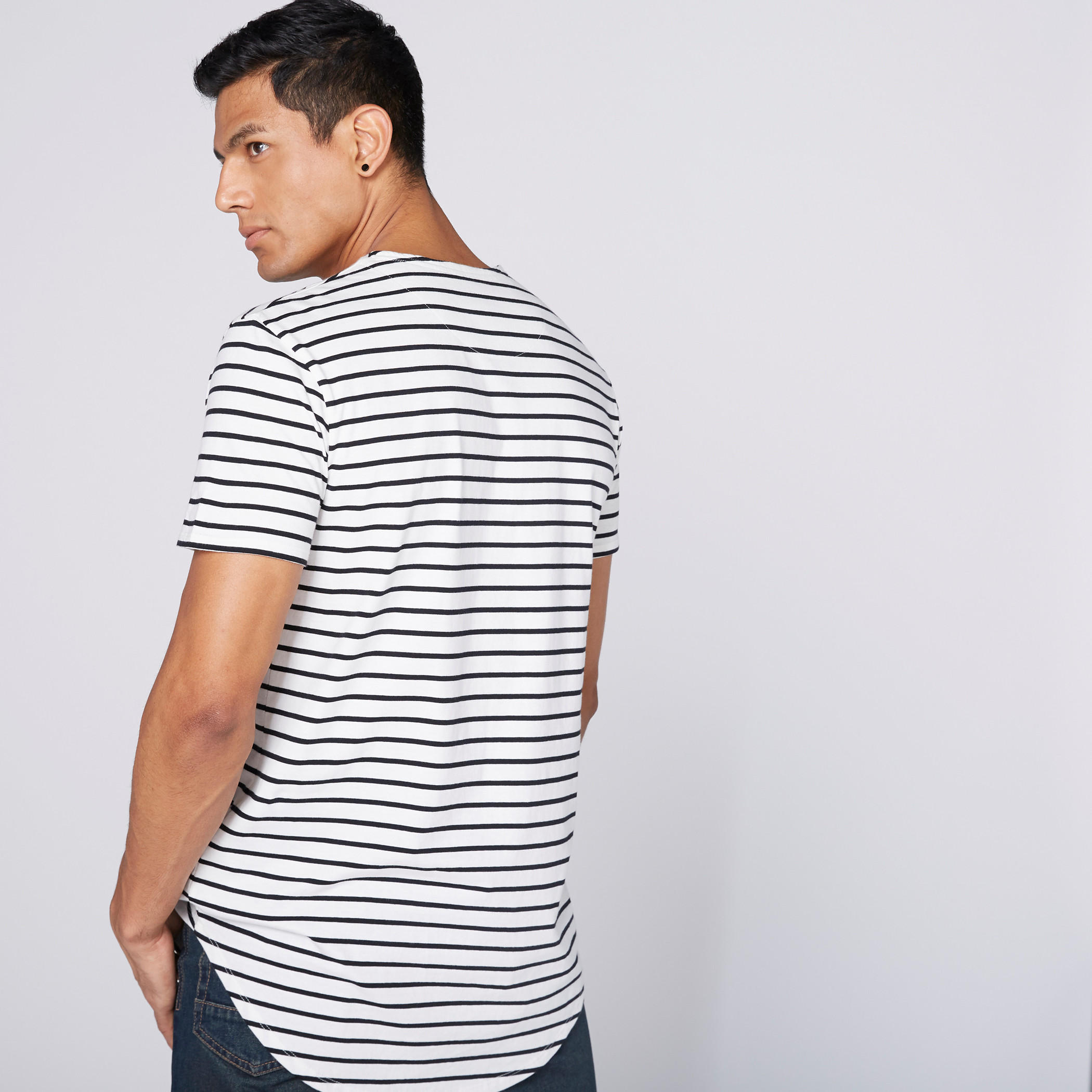 تيشيرت مقلم بياقة مستديرة وأكمام قصيرة-men-clothing-tshirtsandpolos-tshirts-image-2