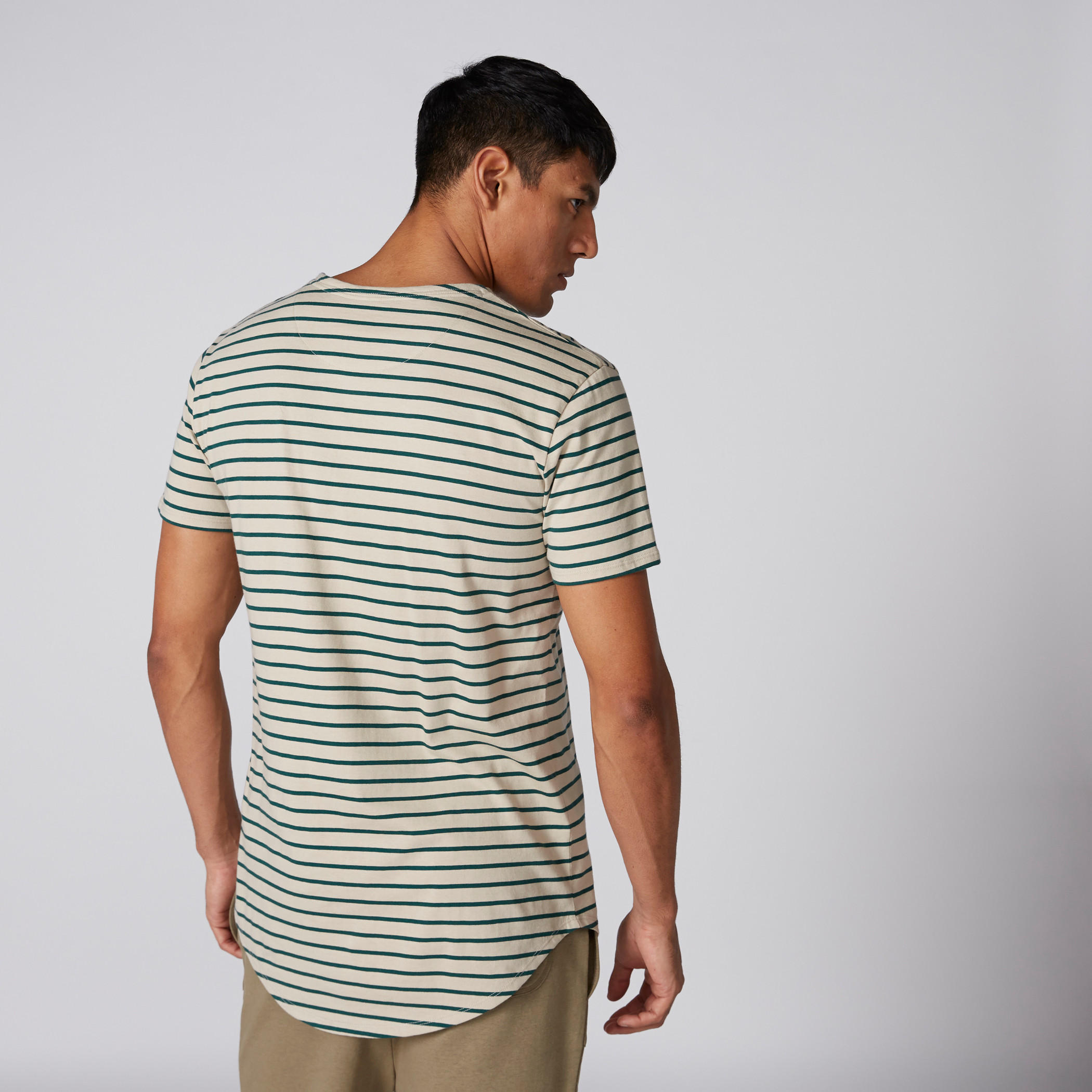 تيشيرت مقلّم بياقة مستديرة وأكمام قصيرة-men-clothing-tshirtsandpolos-tshirts-image-4