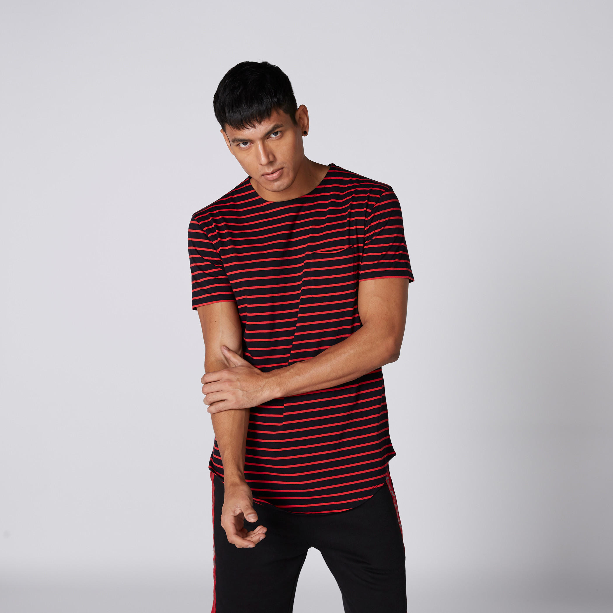 تيشيرت مقلّم بياقة مستديرة وأكمام قصيرة-men-clothing-tshirtsandpolos-tshirts-image-2
