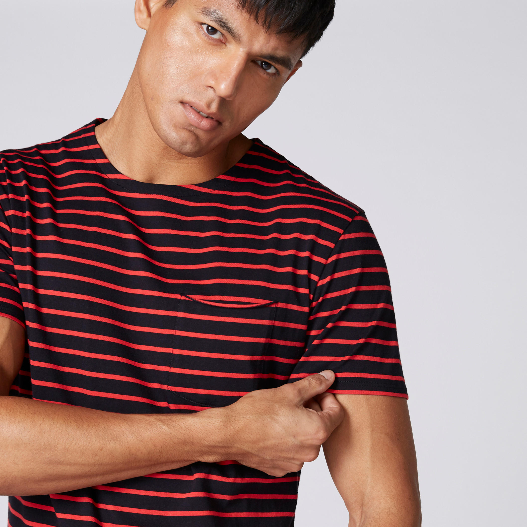 تيشيرت مقلّم بياقة مستديرة وأكمام قصيرة-men-clothing-tshirtsandpolos-tshirts-image-4