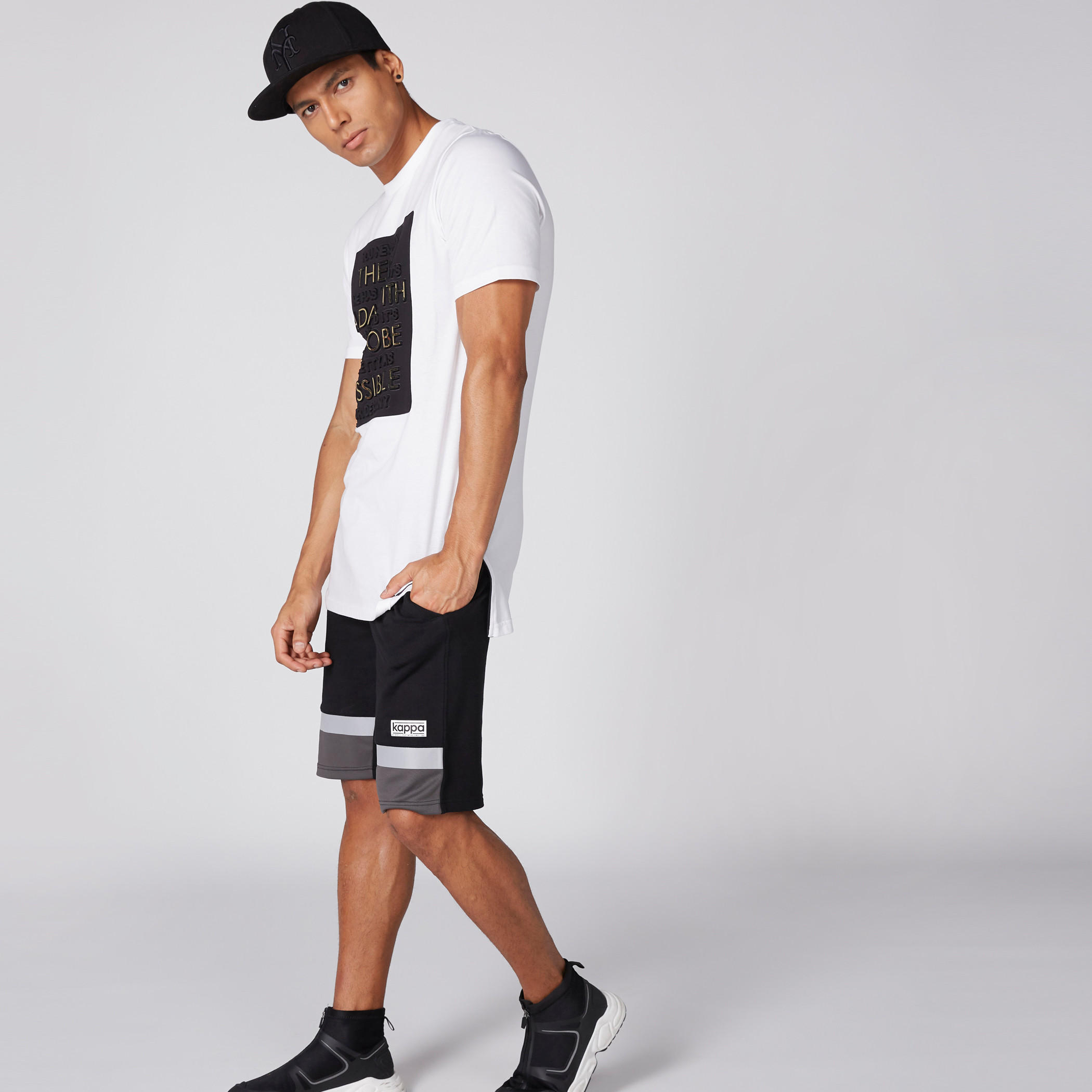 تيشيرت بياقة مستديرة وأكمام قصيرة وطبعات-men-clothing-tshirtsandpolos-tshirts-image-3