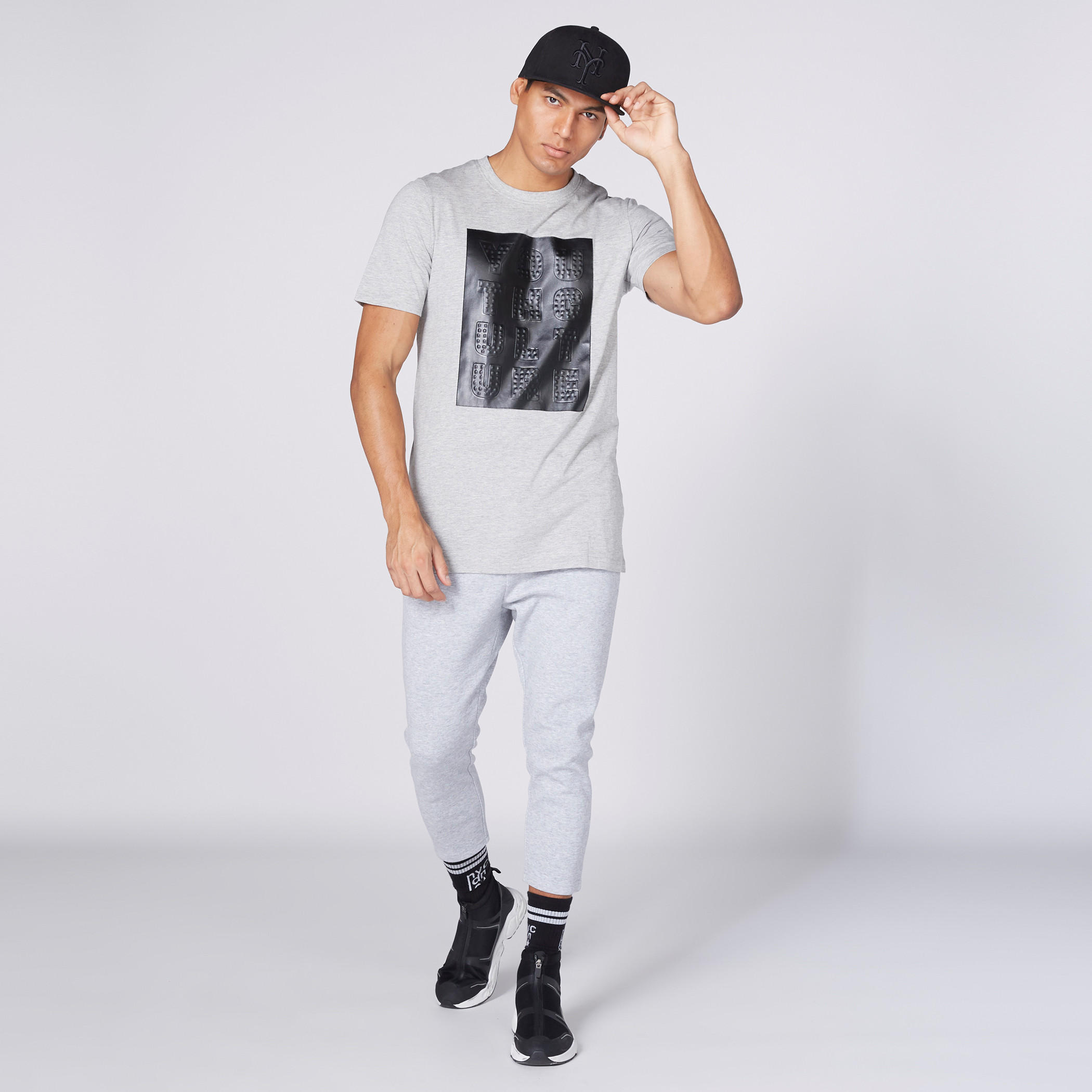 تيشيرت بياقة مستديرة وأكمام قصيرة وطبعات-men-clothing-tshirtsandpolos-tshirts-image-3