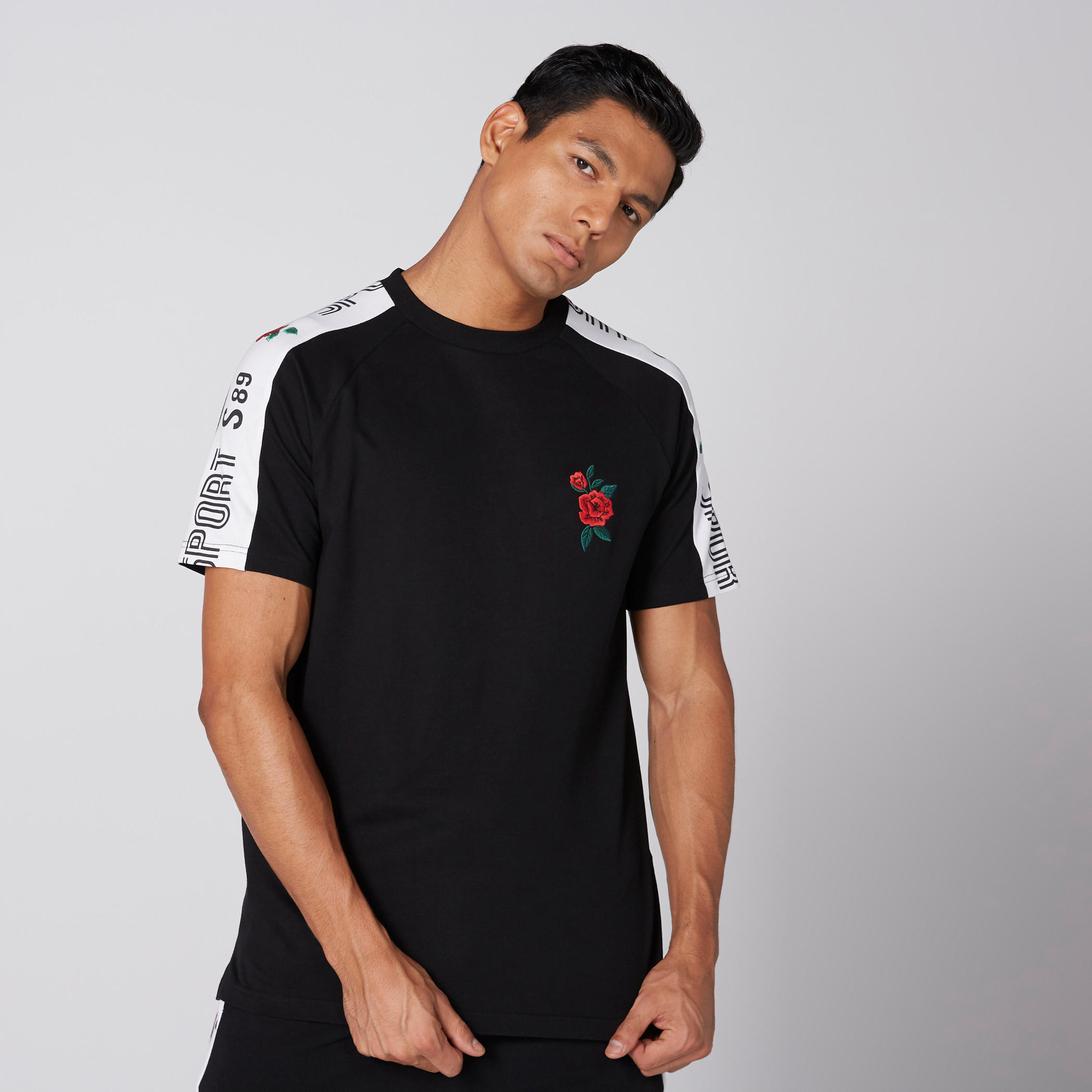 تيشيرت بياقة مستديرة وأكمام قصيرة وطبعات-men-clothing-tshirtsandpolos-tshirts-image-1