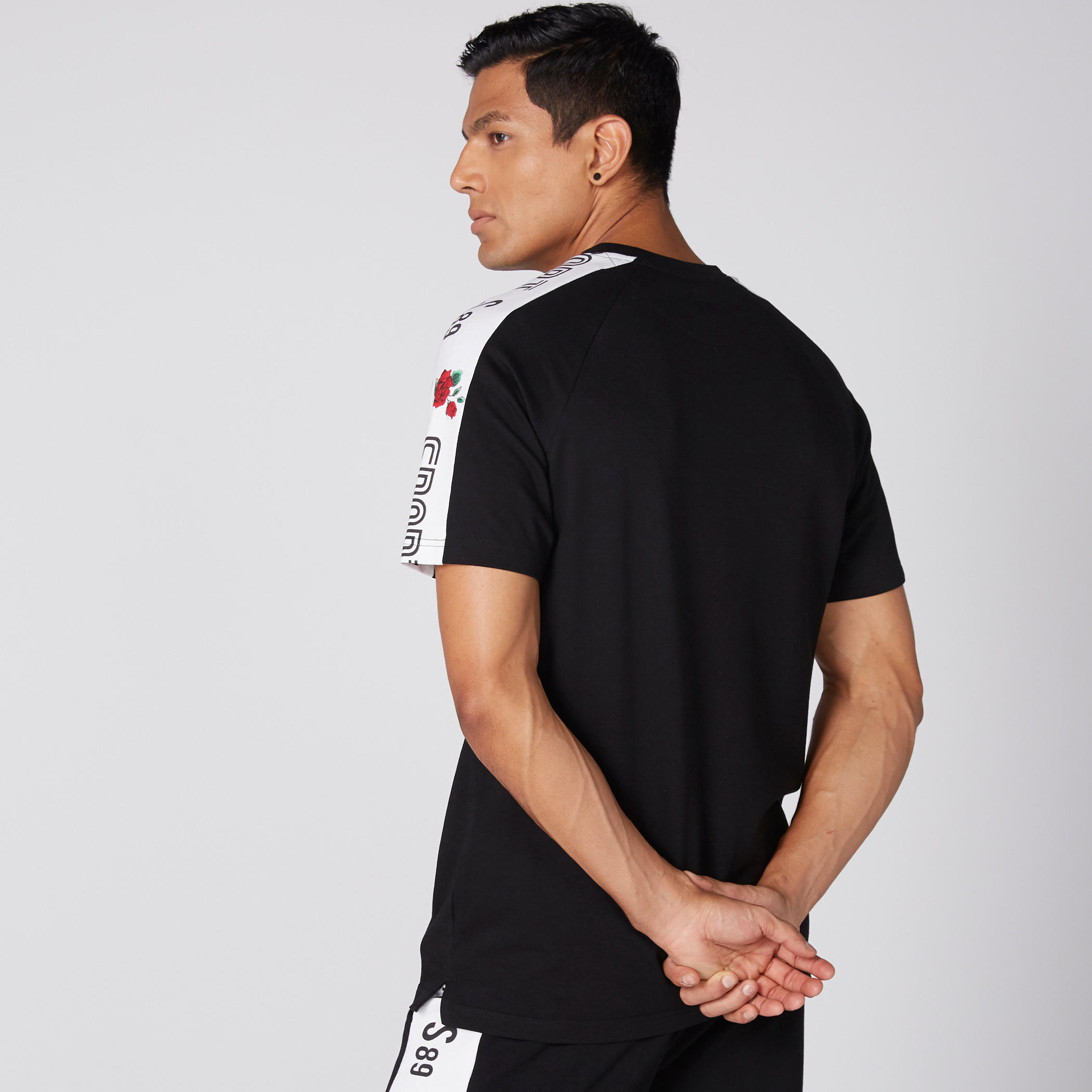 تيشيرت بياقة مستديرة وأكمام قصيرة وطبعات-men-clothing-tshirtsandpolos-tshirts-image-3