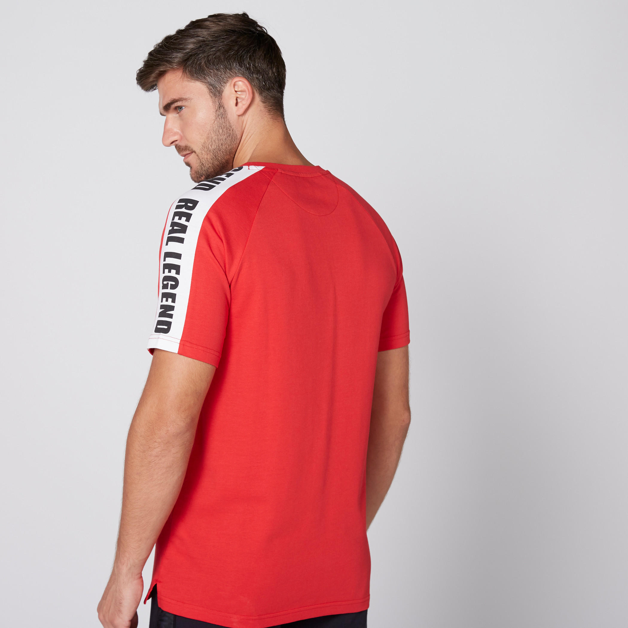 تيشيرت بياقة ضيّقة وأكمام قصيرة وطبعات-men-clothing-tshirtsandpolos-tshirts-image-3