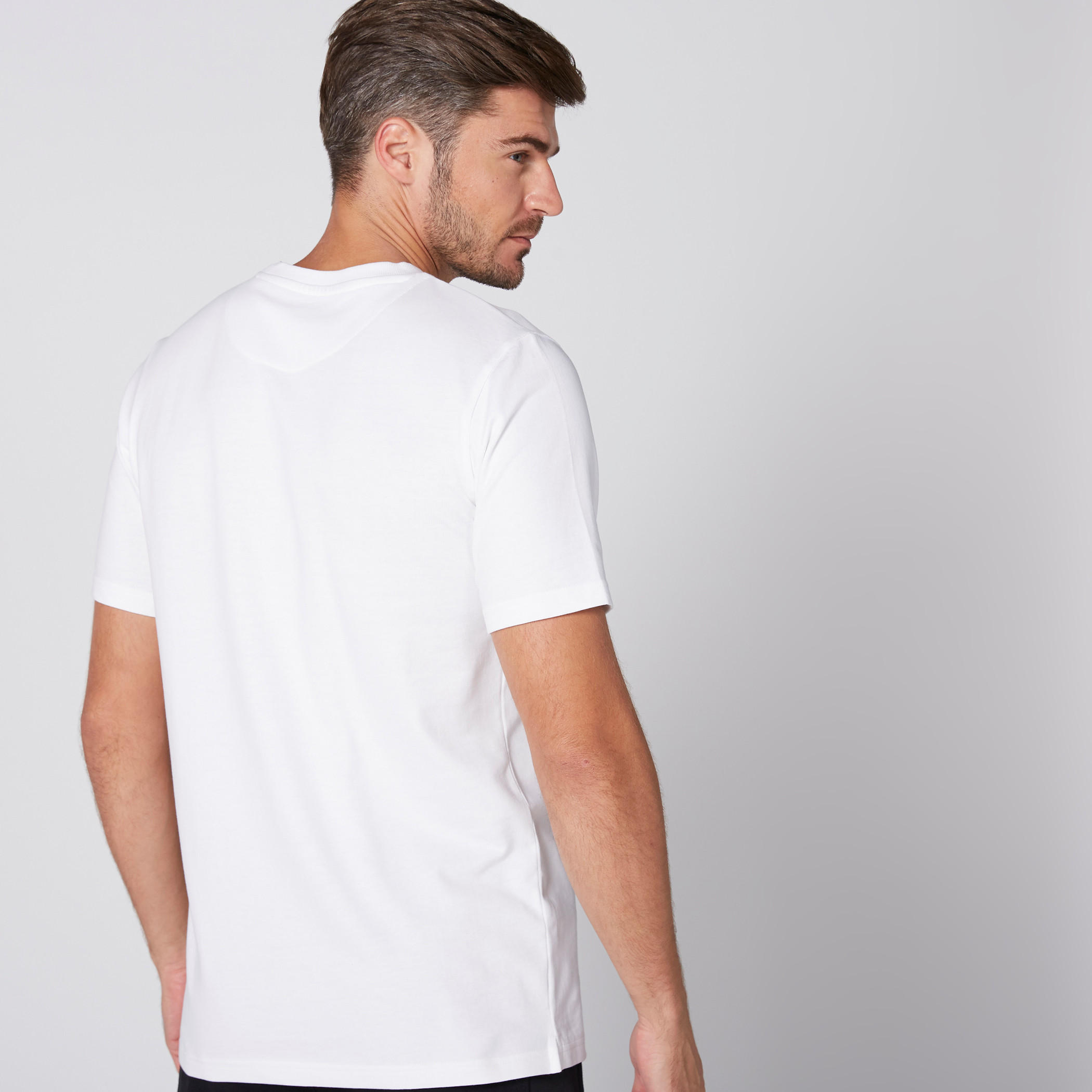 تيشيرت بياقة ضيّقة وأكمام قصيرة وطبعات-men-clothing-tshirtsandpolos-tshirts-image-3