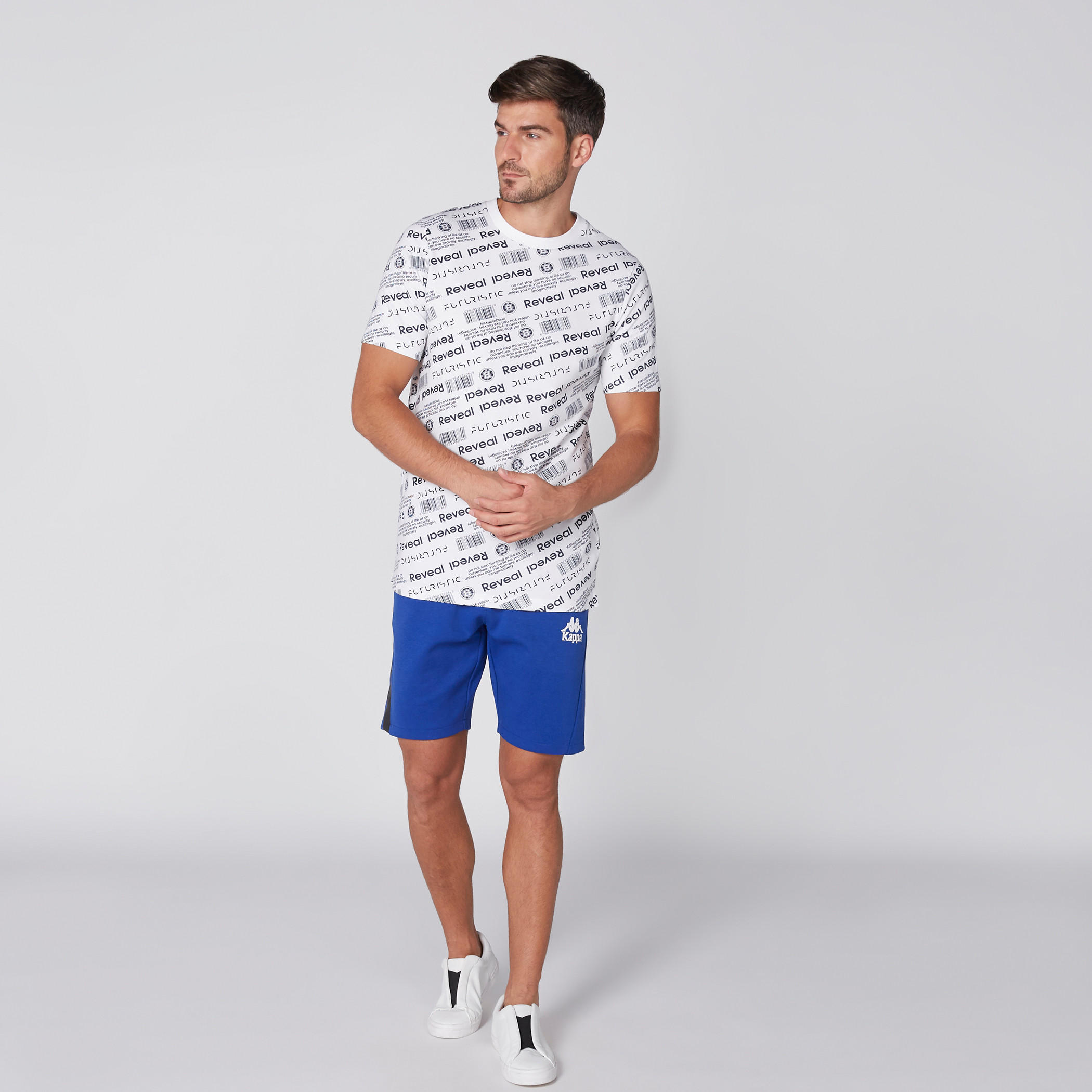 تيشيرت بياقة ضيقة وأكمام قصيرة وطبعات-men-clothing-tshirtsandpolos-tshirts-image-3
