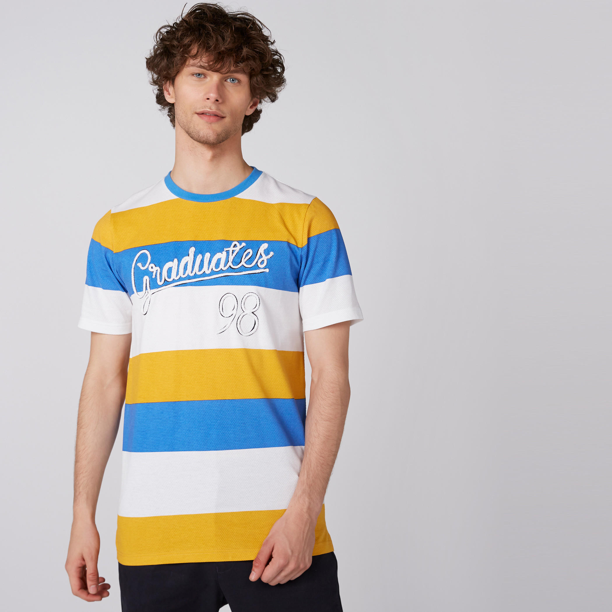 تيشيرت بطبعات سمايلي وورلد بأكمام قصيرة وياقة ضيقة-men-clothing-tshirtsandpolos-tshirts-image-1