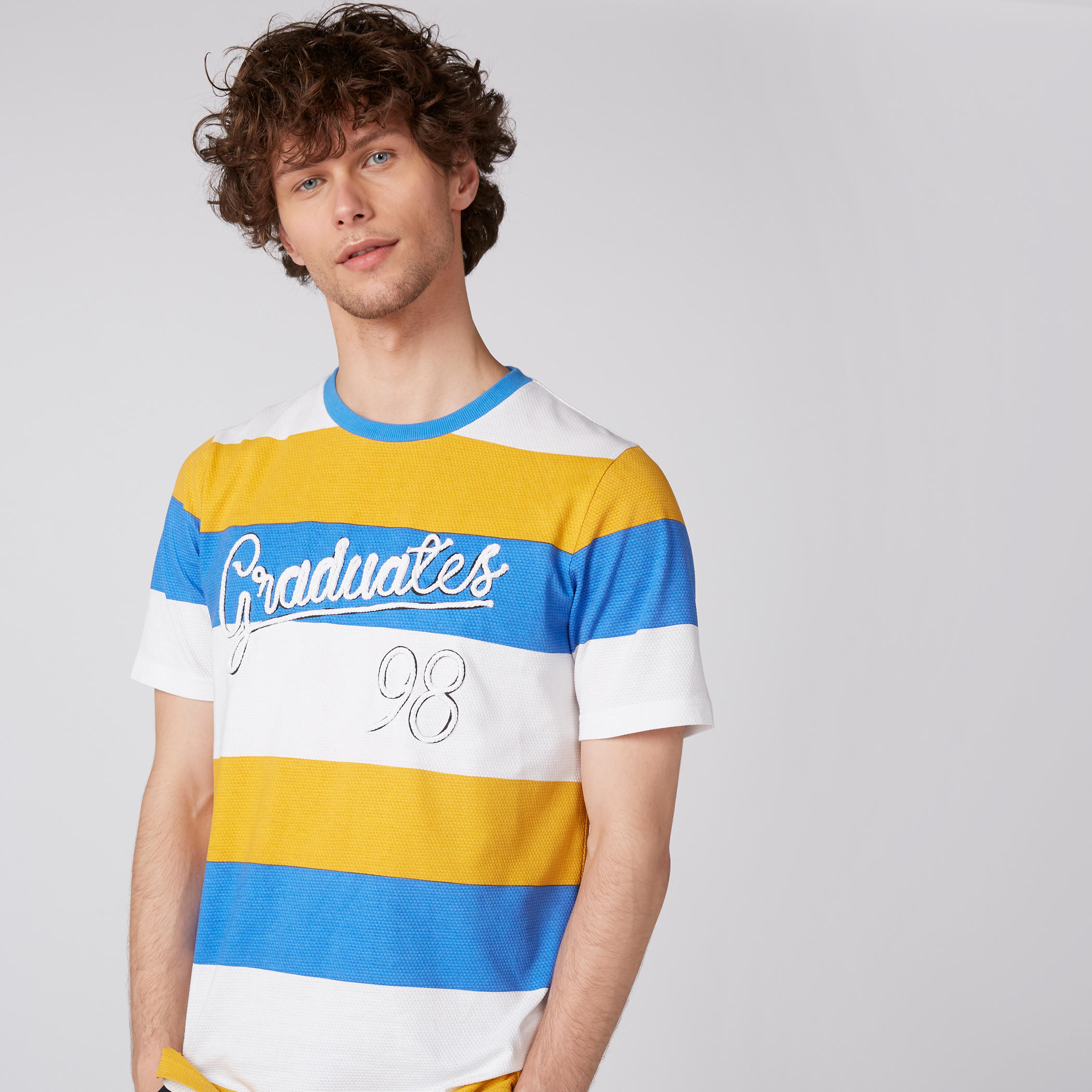 تيشيرت بطبعات سمايلي وورلد بأكمام قصيرة وياقة ضيقة-men-clothing-tshirtsandpolos-tshirts-image-2