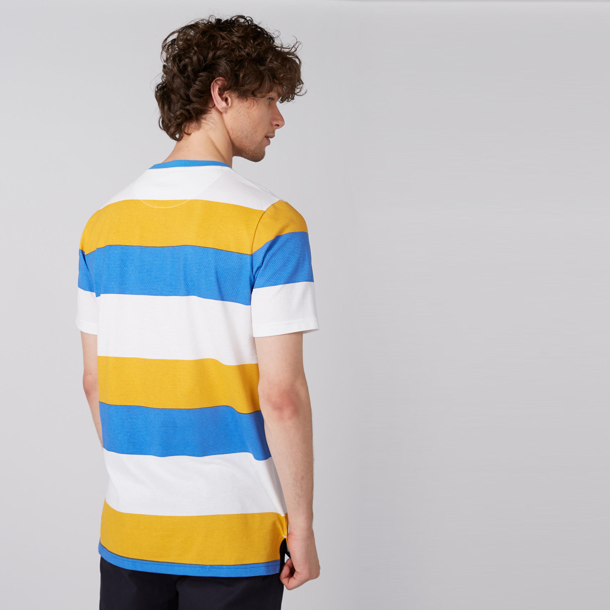 تيشيرت بطبعات سمايلي وورلد بأكمام قصيرة وياقة ضيقة-men-clothing-tshirtsandpolos-tshirts-image-3