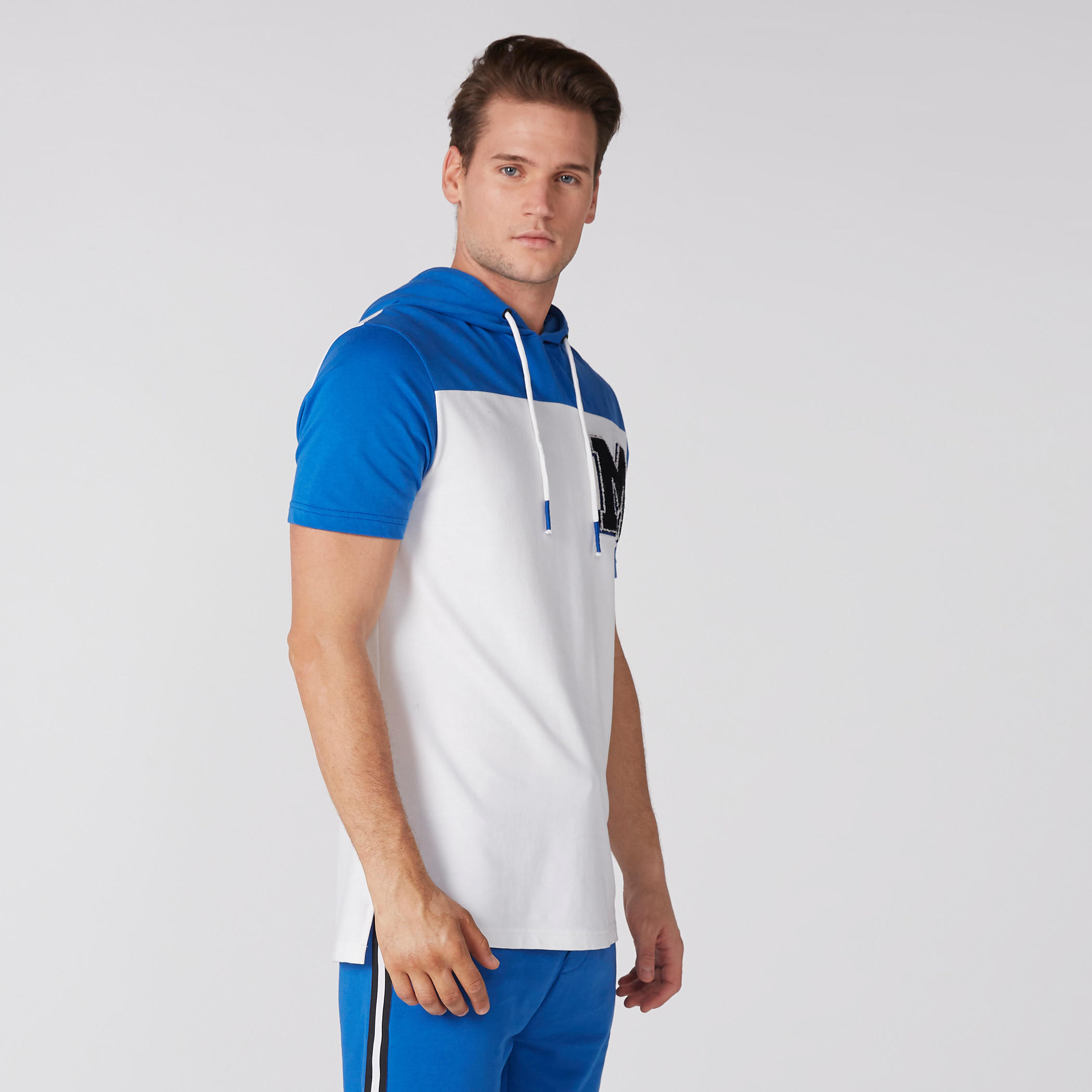 تيشيرت بتزيينات وأكمام قصيرة وقبعة-men-clothing-tshirtsandpolos-tshirts-image-1