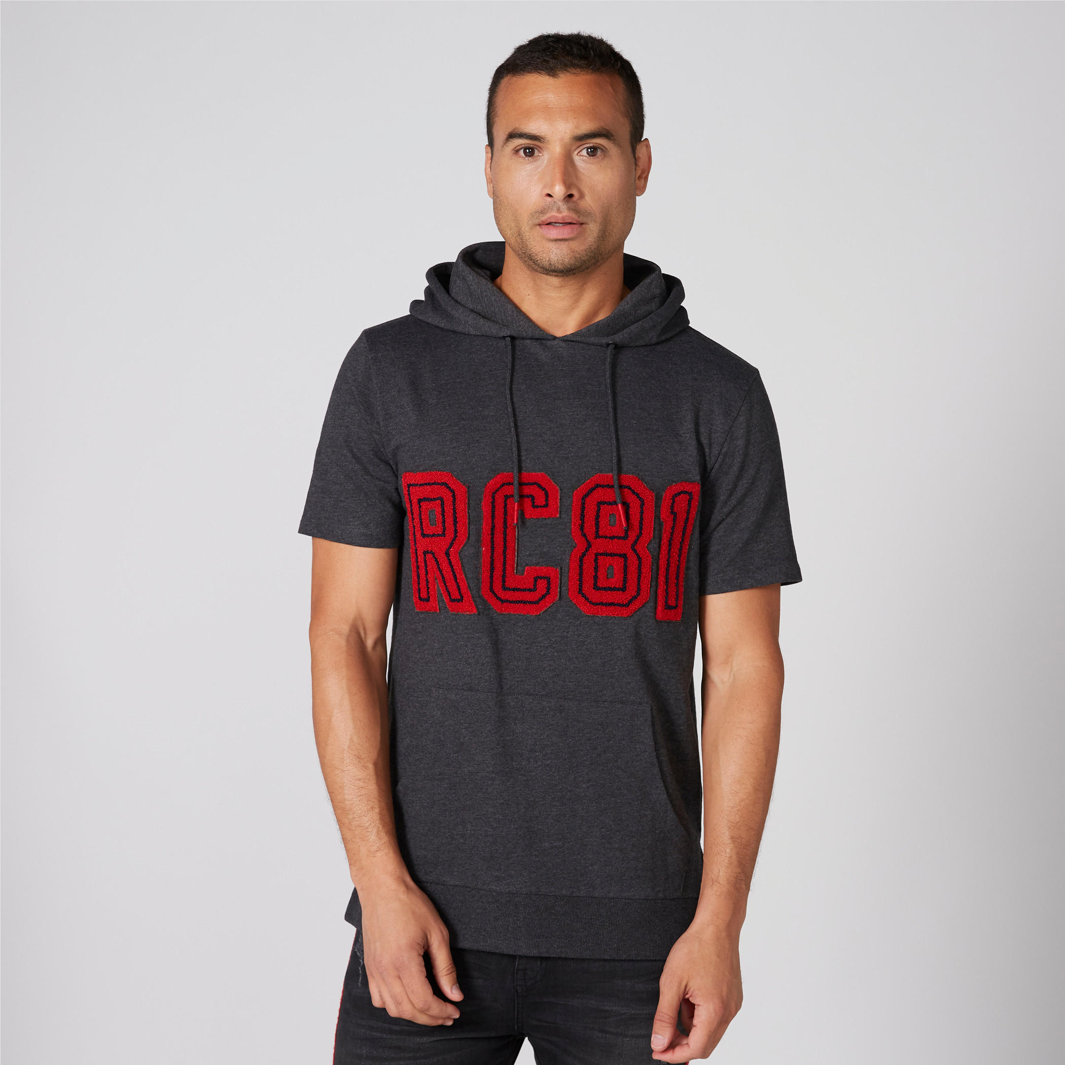 سويت شيرت بأكمام قصيرة وتزيينات وقبعة-men-clothing-tshirtsandpolos-tshirts-image-3