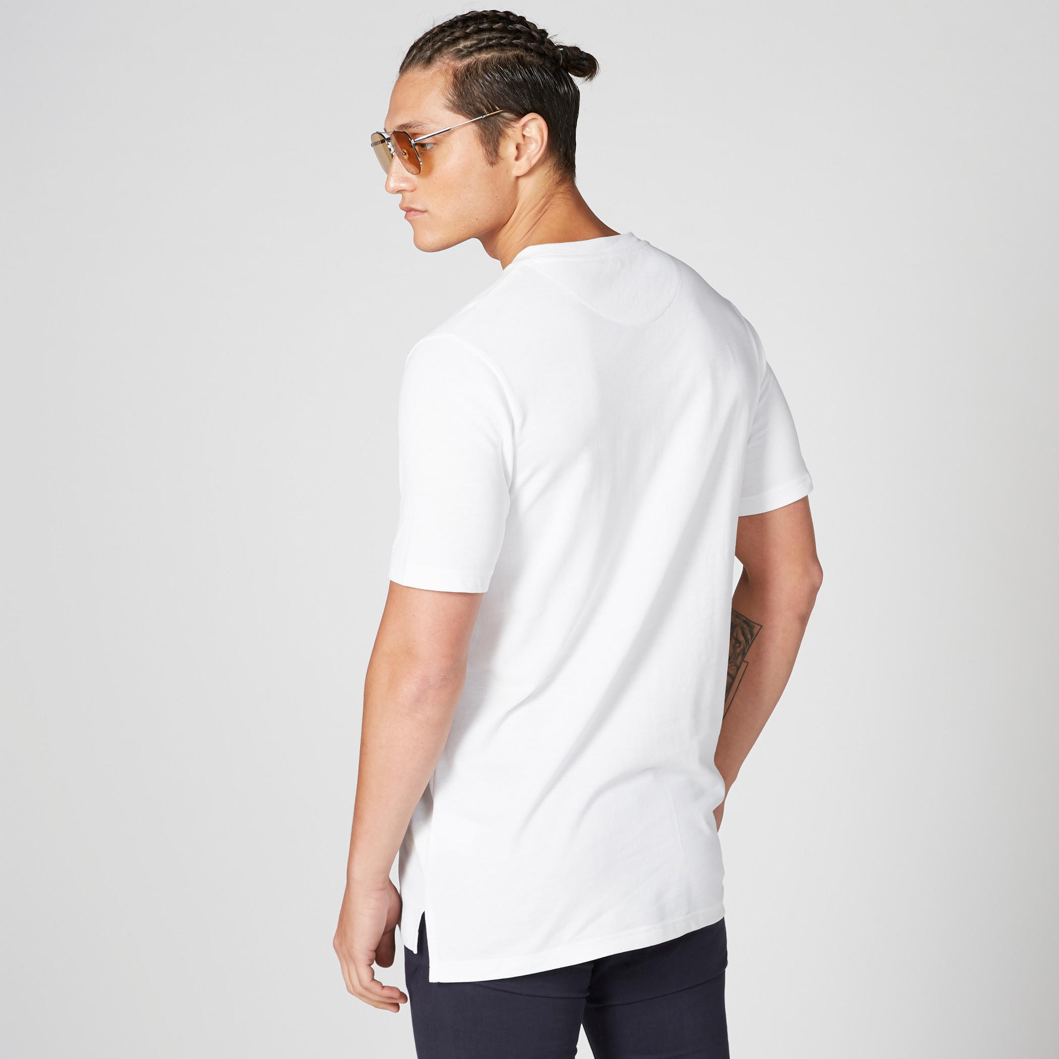 تيشيرت بياقة ضيّقة وأكمام قصيرة وطبعات-men-clothing-tshirtsandpolos-tshirts-image-3