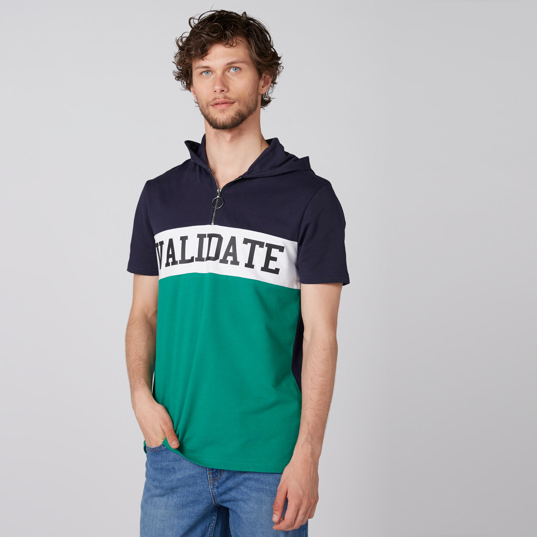 تيشيرت بأكمام قصيرة وطبعات مع قبعة-men-clothing-tshirtsandpolos-tshirts-image-2