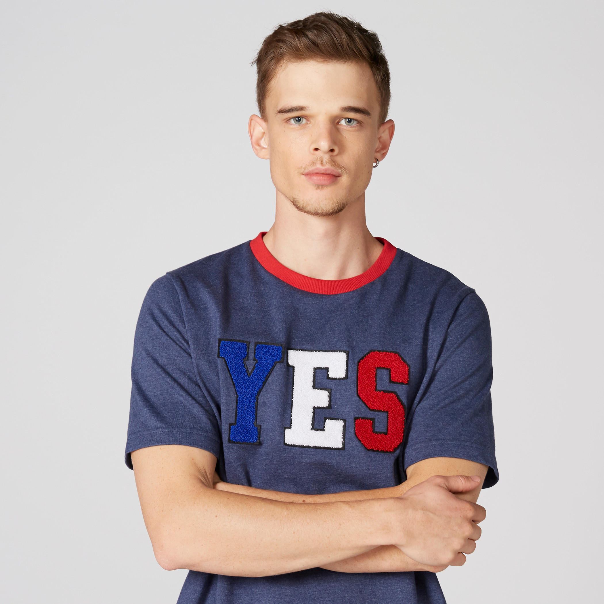 تيشيرت مطرز بأكمام قصيرة وتزيينات-men-clothing-tshirtsandpolos-tshirts-image-1