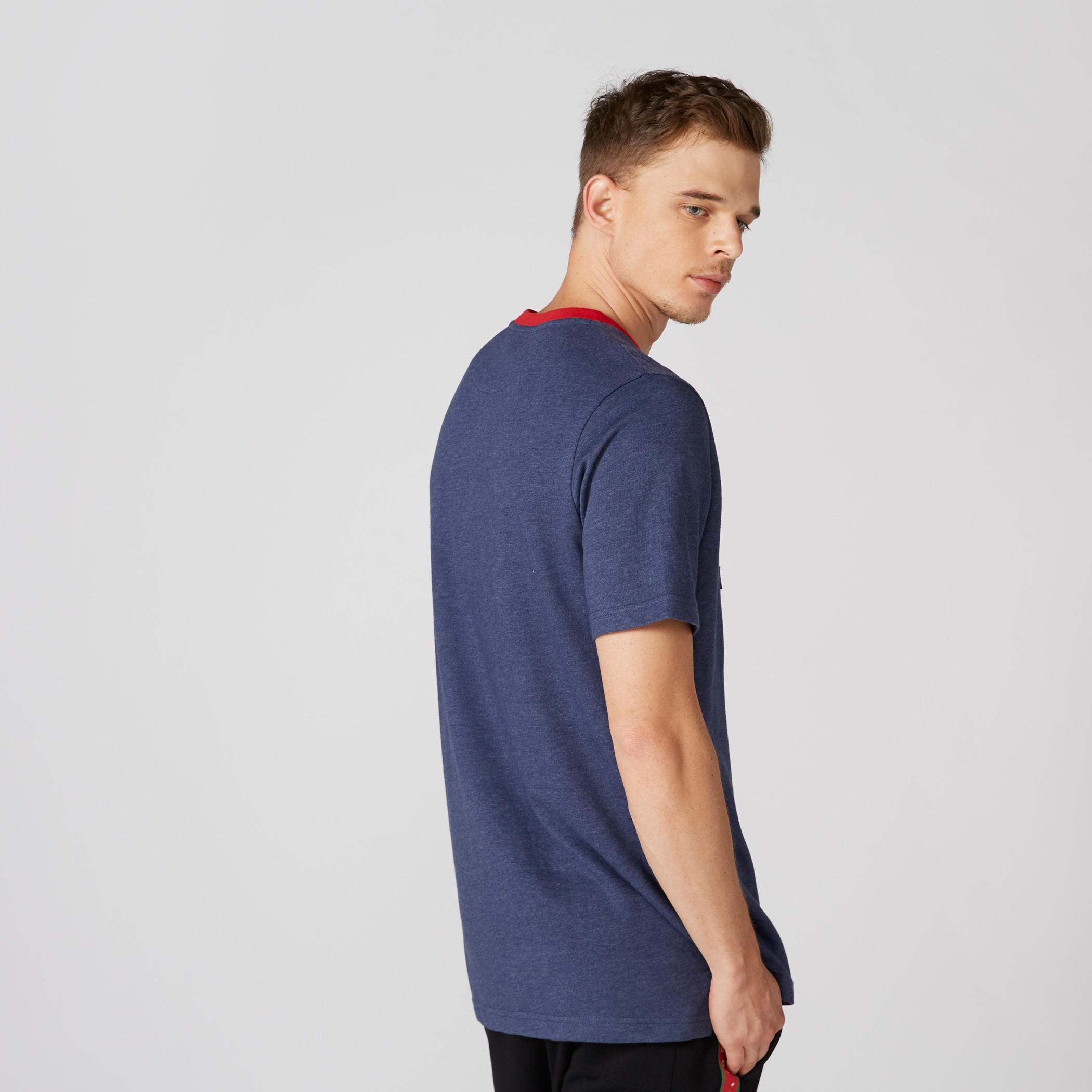 تيشيرت مطرز بأكمام قصيرة وتزيينات-men-clothing-tshirtsandpolos-tshirts-image-2