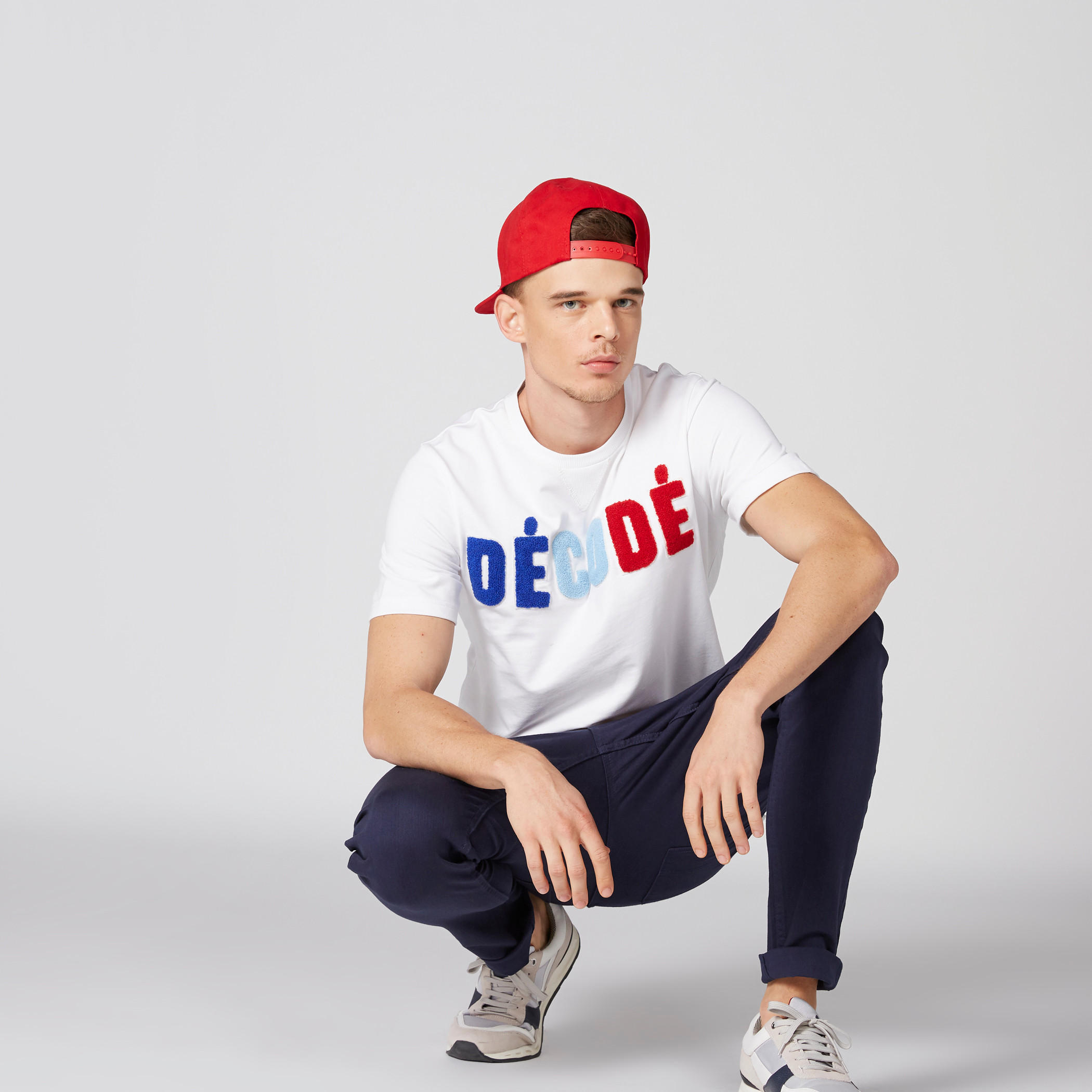 تيشيرت بارز الملمس بياقة ضيقة وأكمام قصيرة-men-clothing-tshirtsandpolos-tshirts-image-3