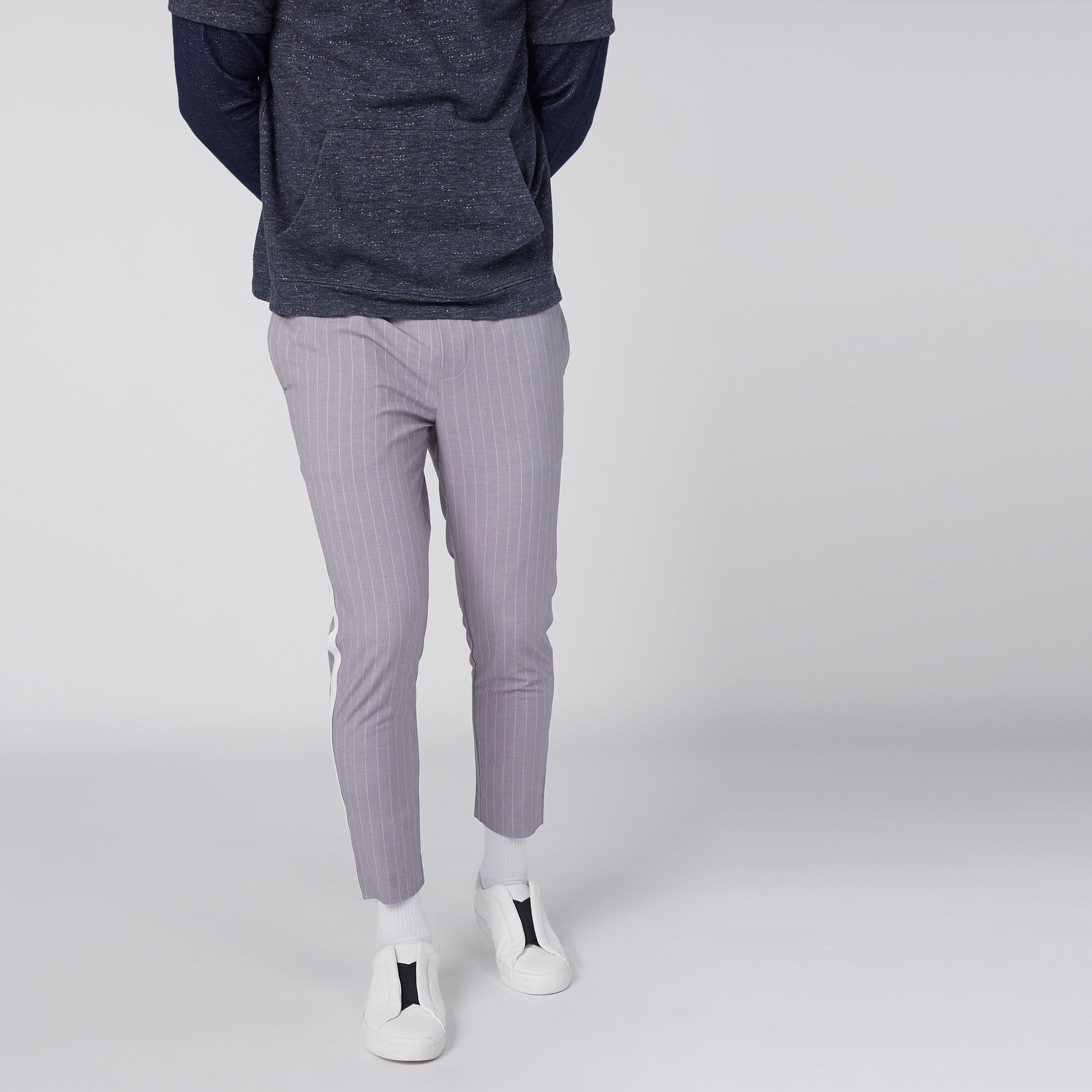 بنطال قصير مقلم بجيوب-men-clothing-bottoms-trousersandchinos-trousers-image-4