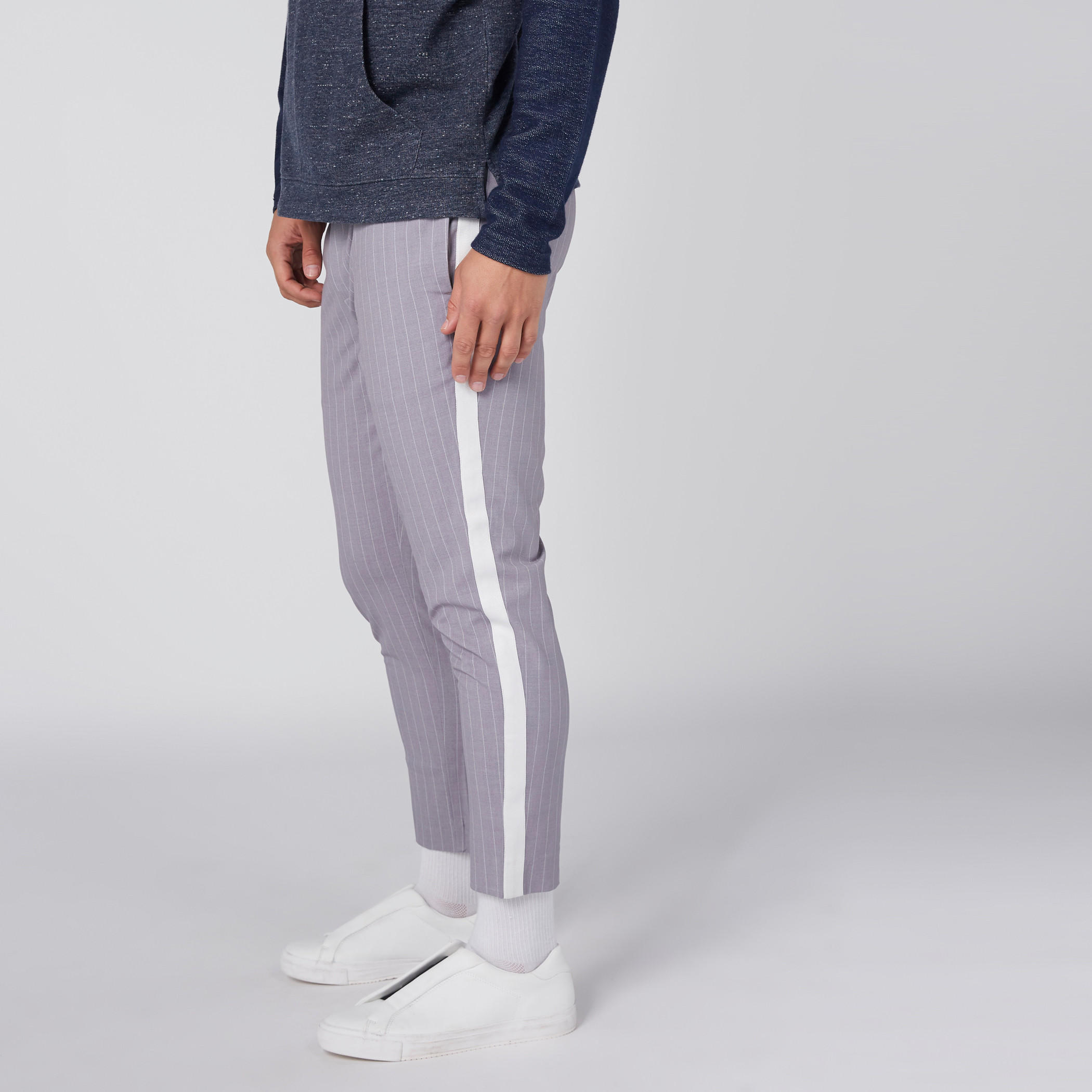 بنطال قصير مقلم بجيوب-men-clothing-bottoms-trousersandchinos-trousers-image-6