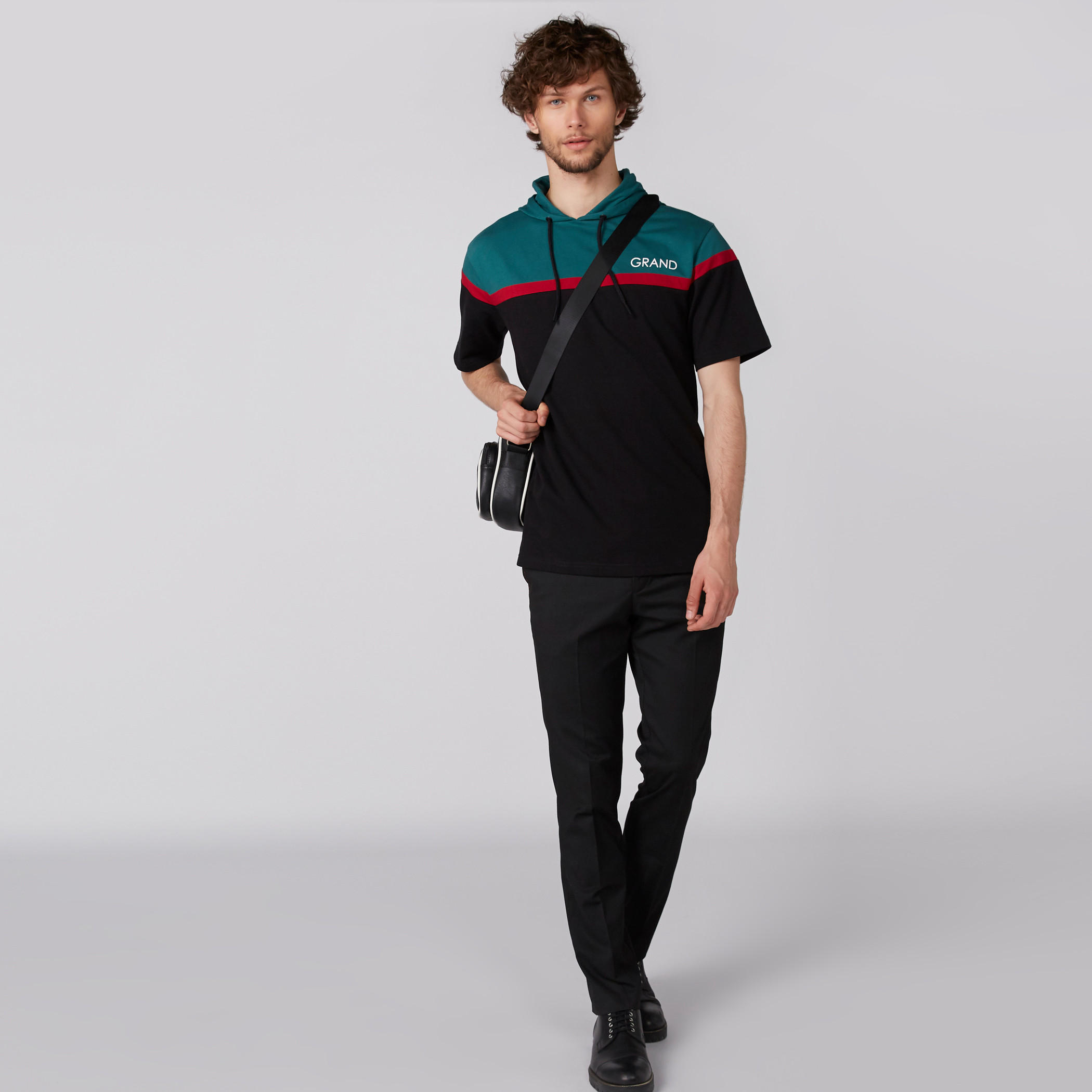 تيشيرت بأكمام قصيرة وقبعة ورباط-men-clothing-tshirtsandpolos-tshirts-image-5