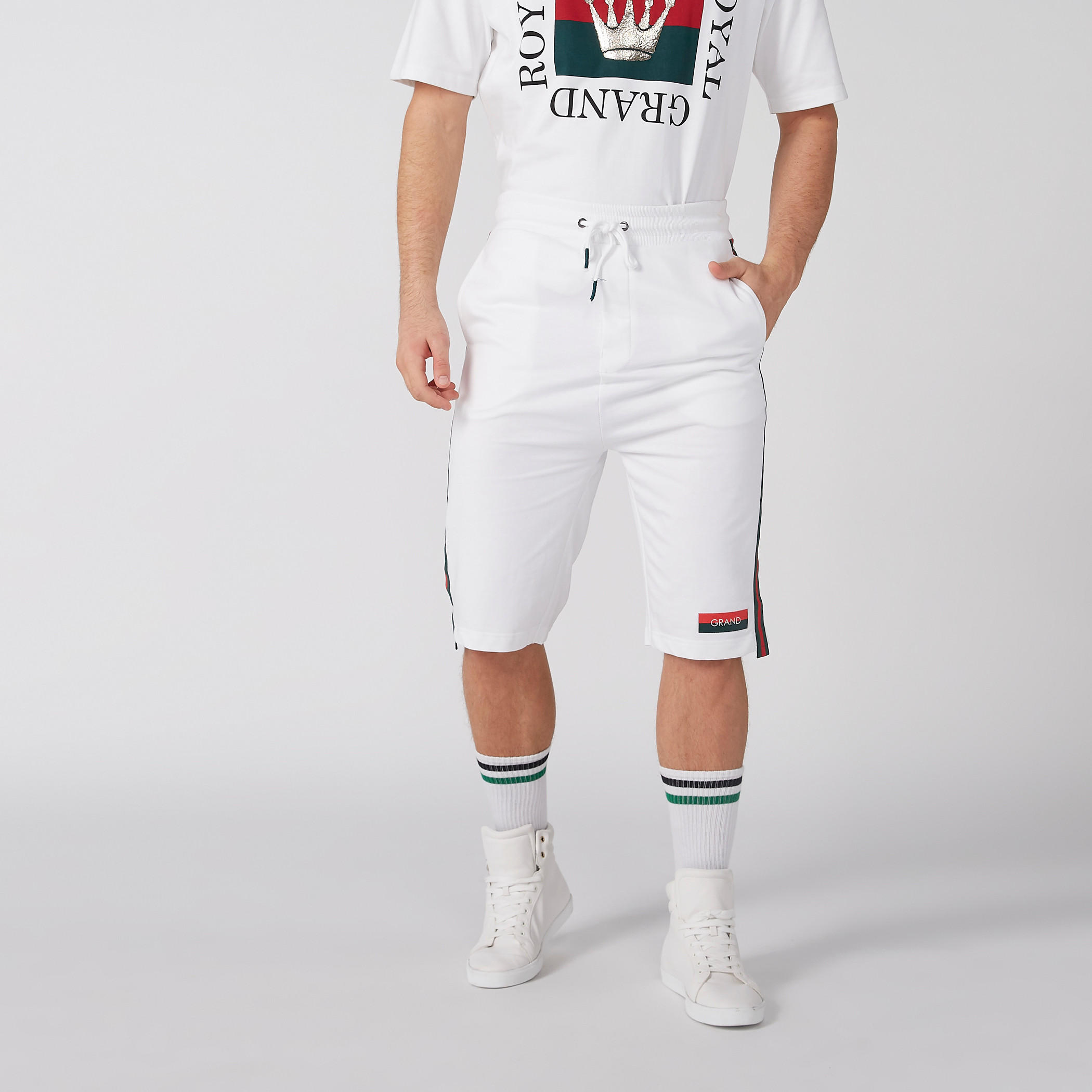 شورت بخصر مطّاطي وجيوب وطبعات-men-clothing-bottoms-shorts-image-1