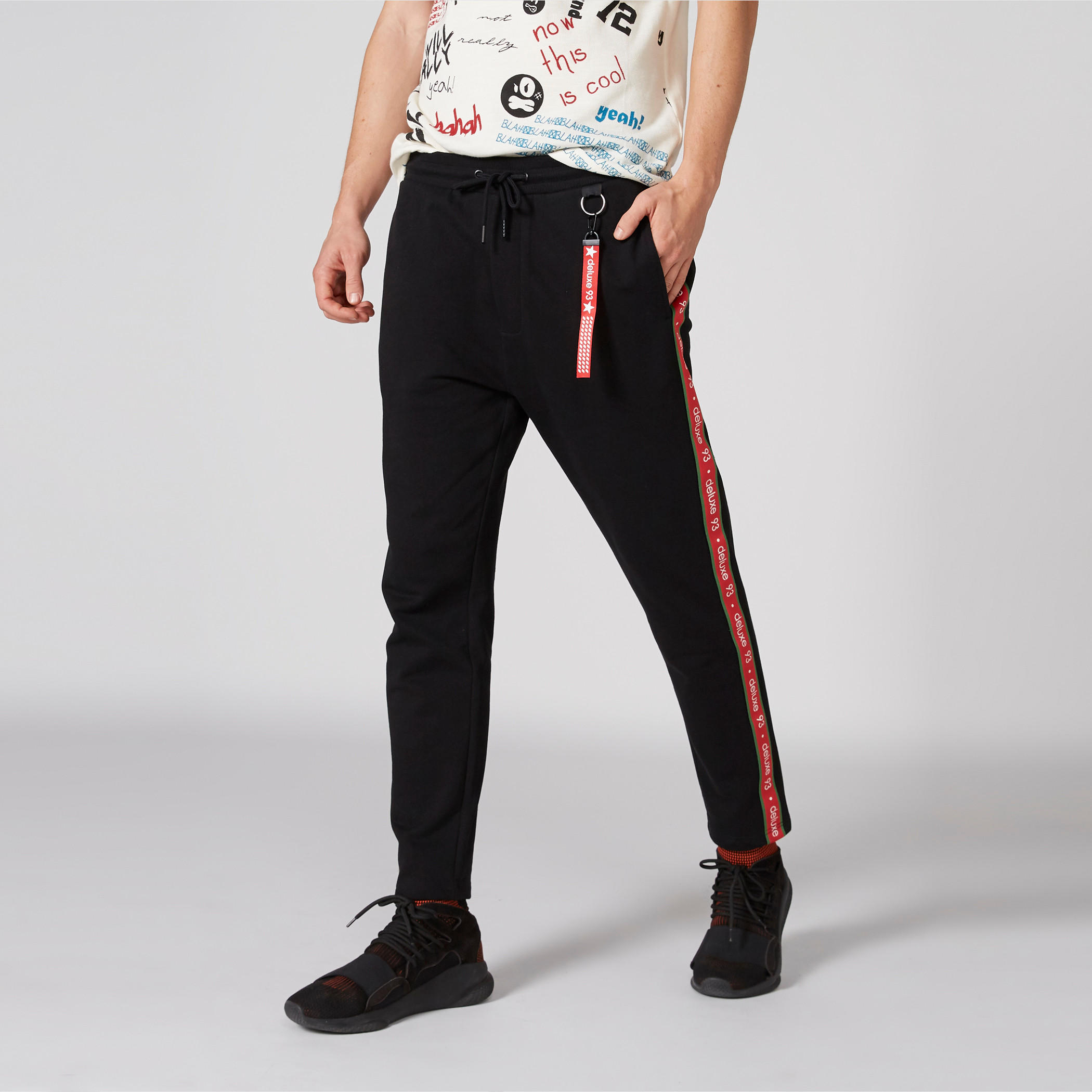 بنطال طويل بخصر مطاطي وجيوب-men-clothing-bottoms-trousersandchinos-trousers-image-4