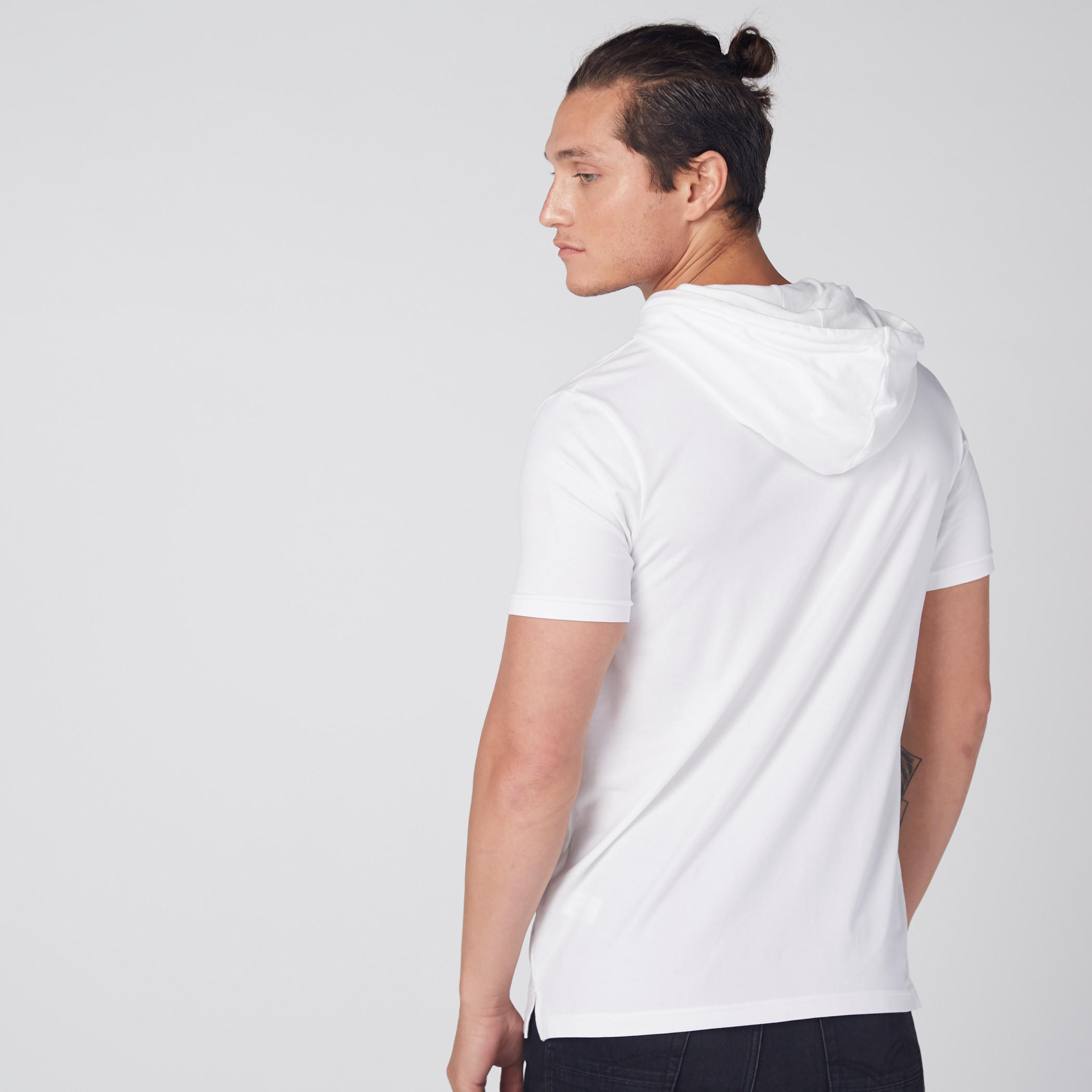 تيشيرت بطبعات وأكمام قصيرة وقبعة-men-clothing-tshirtsandpolos-tshirts-image-3