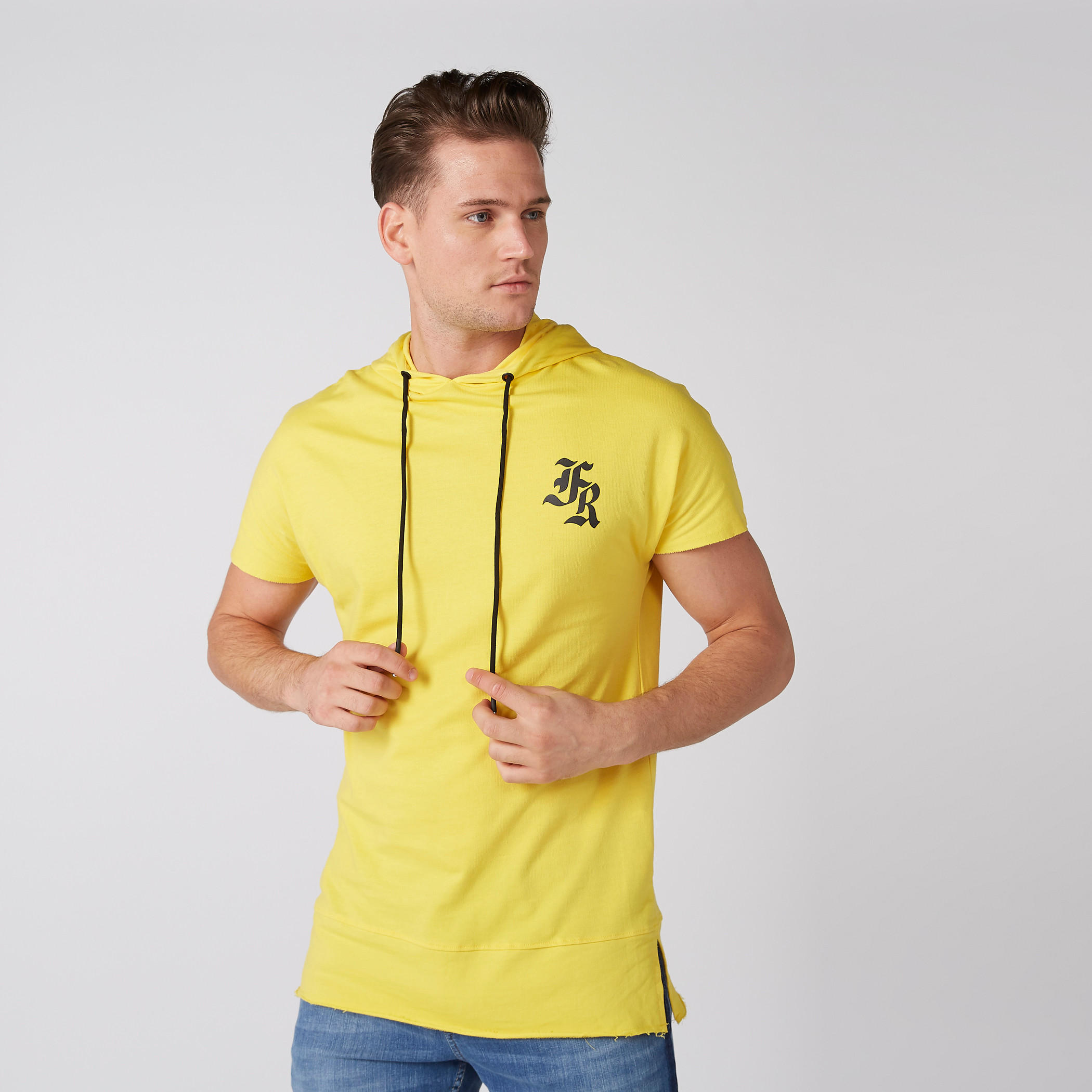 تيشيرت بطبعات وأكمام قصيرة ورباط-men-clothing-tshirtsandpolos-tshirts-image-1