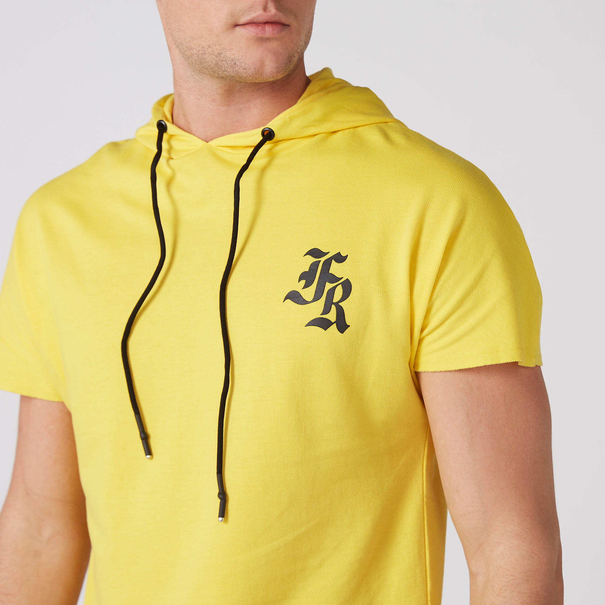 تيشيرت بطبعات وأكمام قصيرة ورباط-men-clothing-tshirtsandpolos-tshirts-image-3