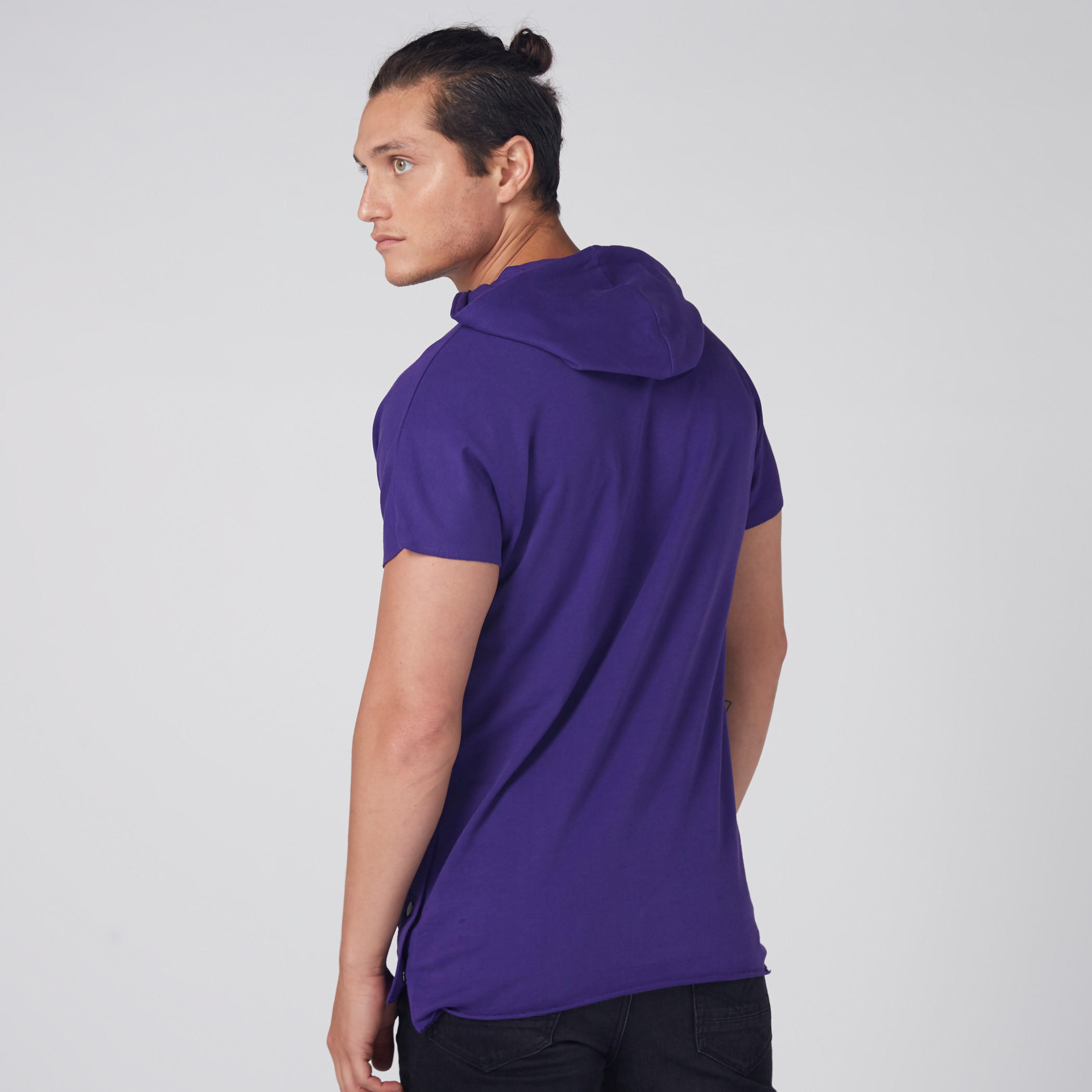 تيشيرت بأكمام قصيرة وجيوب كانجروا وقبعة-men-clothing-tshirtsandpolos-tshirts-image-3