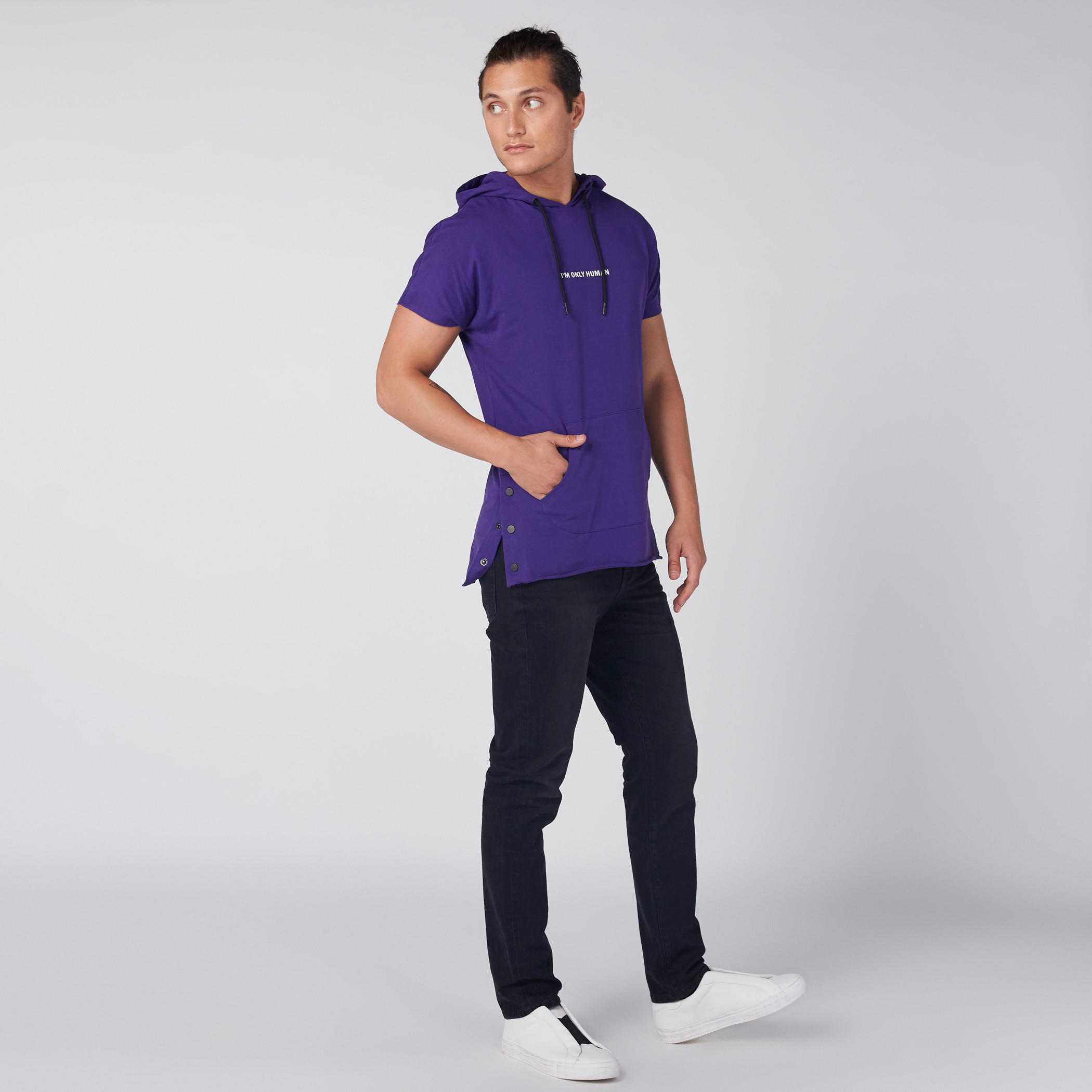 تيشيرت بأكمام قصيرة وجيوب كانجروا وقبعة-men-clothing-tshirtsandpolos-tshirts-image-4