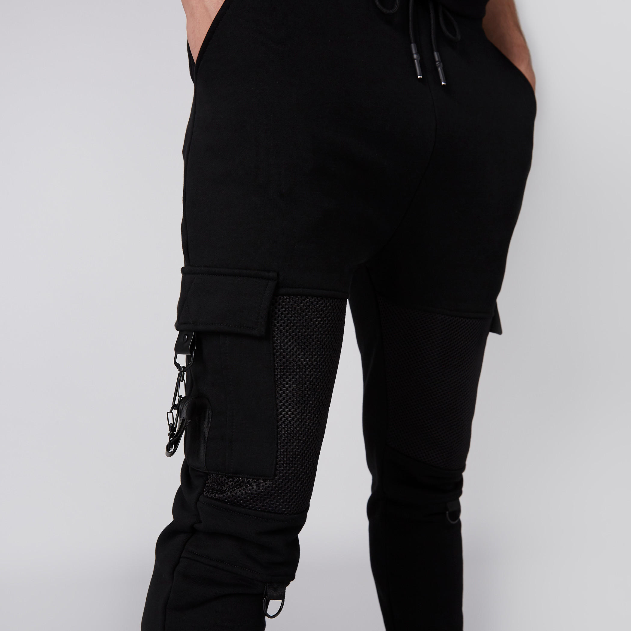 بنطال رياضي طويل بخصر مطّاطي وجيوب-men-clothing-bottoms-joggers-image-5