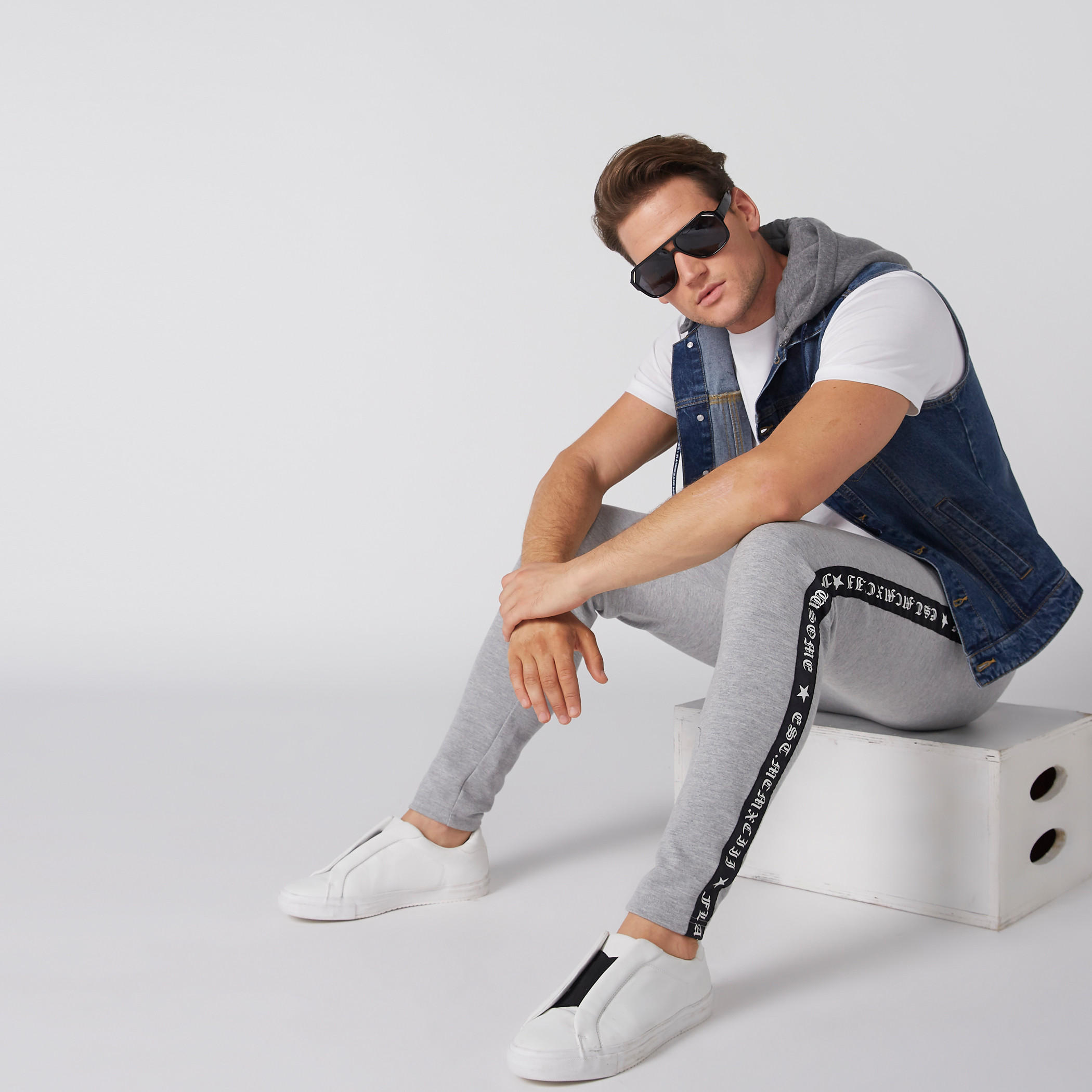 بنطال طويل بخصر مطاطي-men-clothing-bottoms-trousersandchinos-trousers-image-2