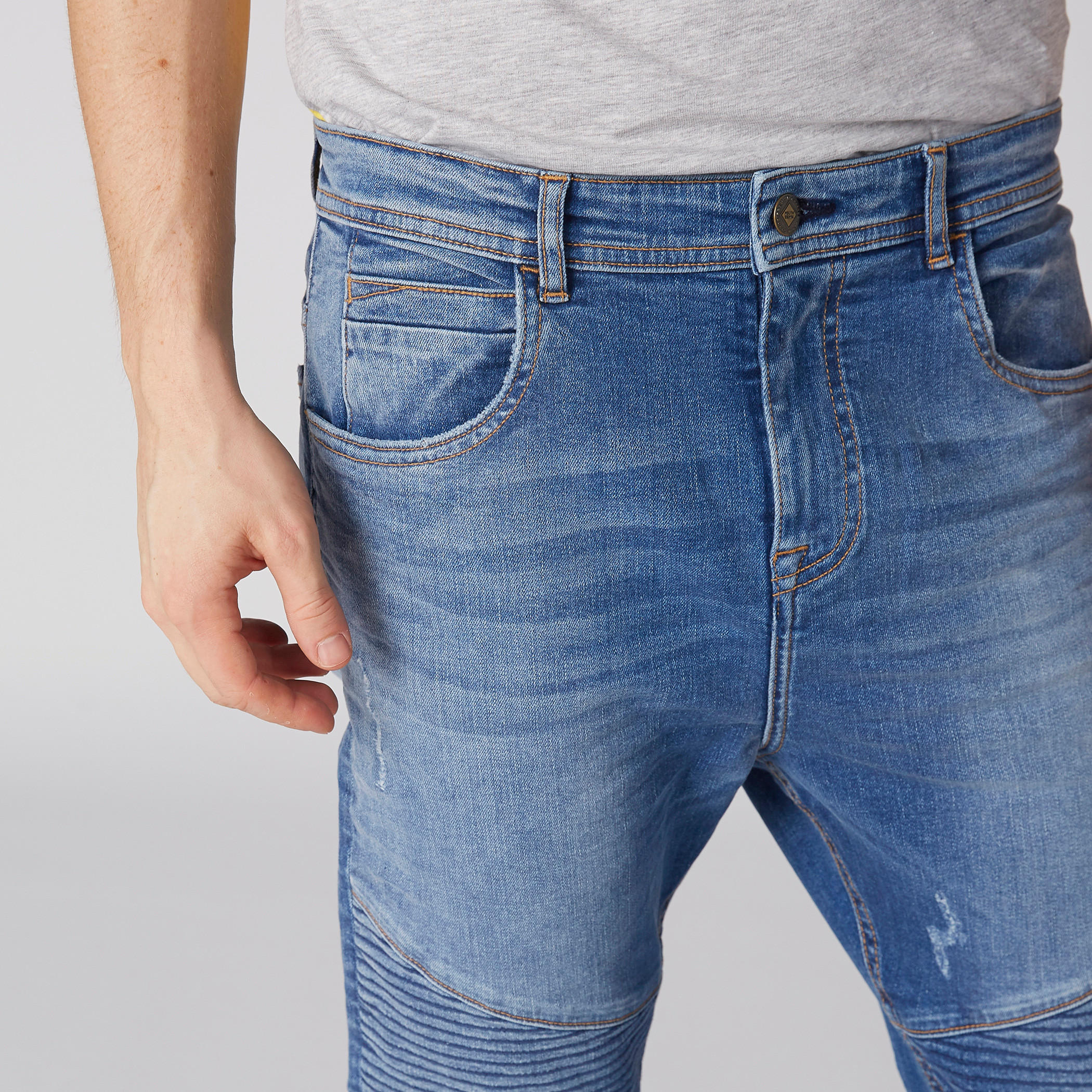 بنطال جينز طويل بتصميم ممزق وزر إغلاق وجيوب-men-clothing-bottoms-jeans-image-5