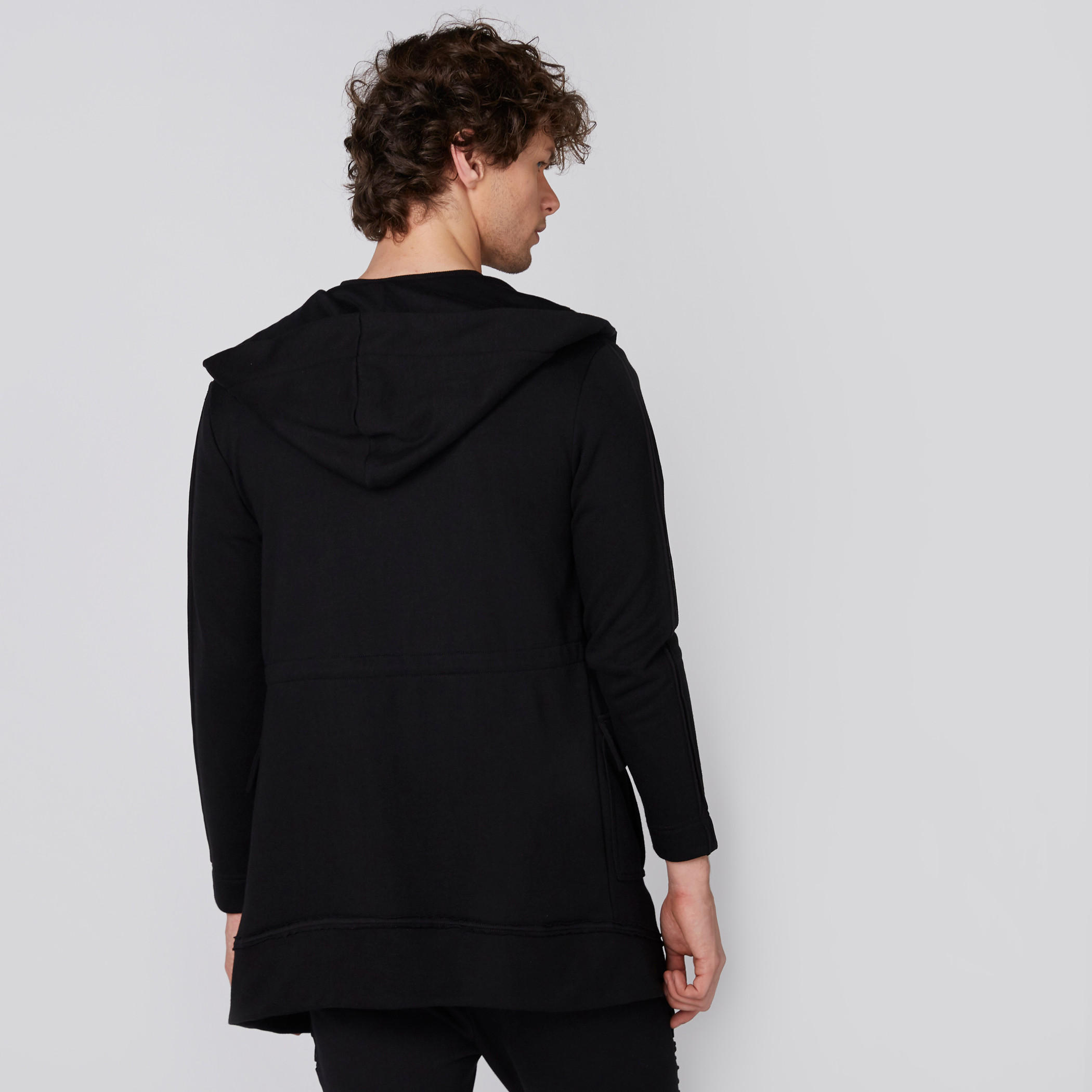 جاكيت بقبّعة وأكمام طويلة وتفاصيل جيوب-men-clothing-jacketsandblazers-jackets-image-4