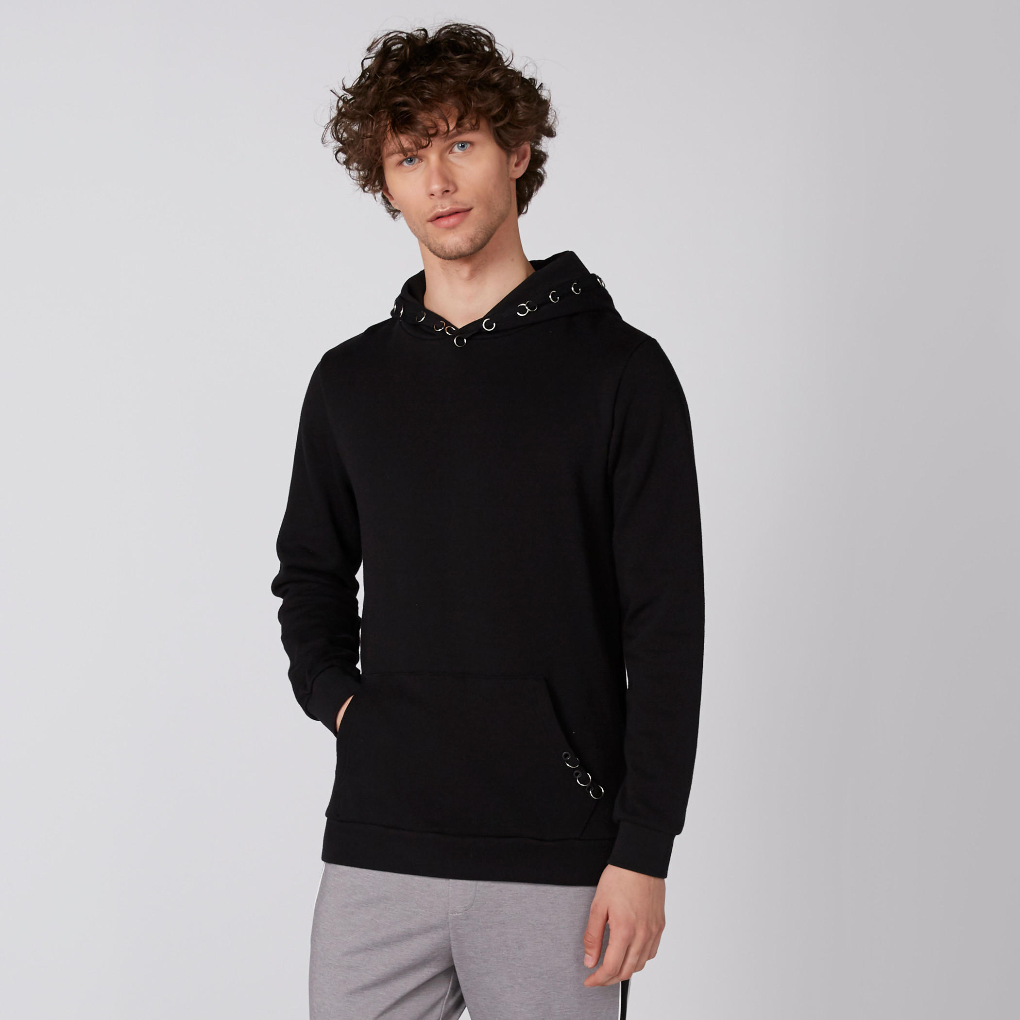 سويت شيرت بتزيينات وأكمام طويلة وقبعة-men-winterwear-hoodiesandsweatshirts-image-1