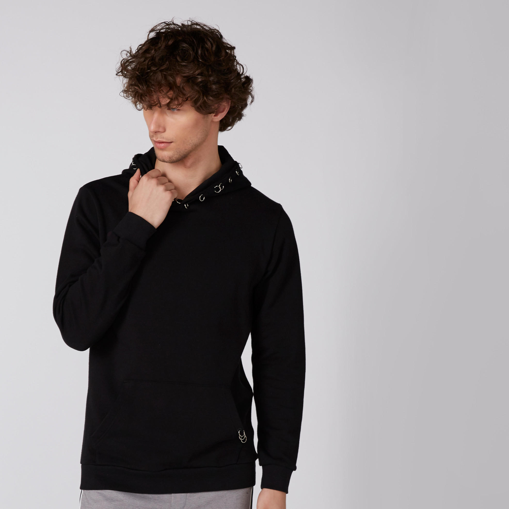 سويت شيرت بتزيينات وأكمام طويلة وقبعة-men-winterwear-hoodiesandsweatshirts-image-3