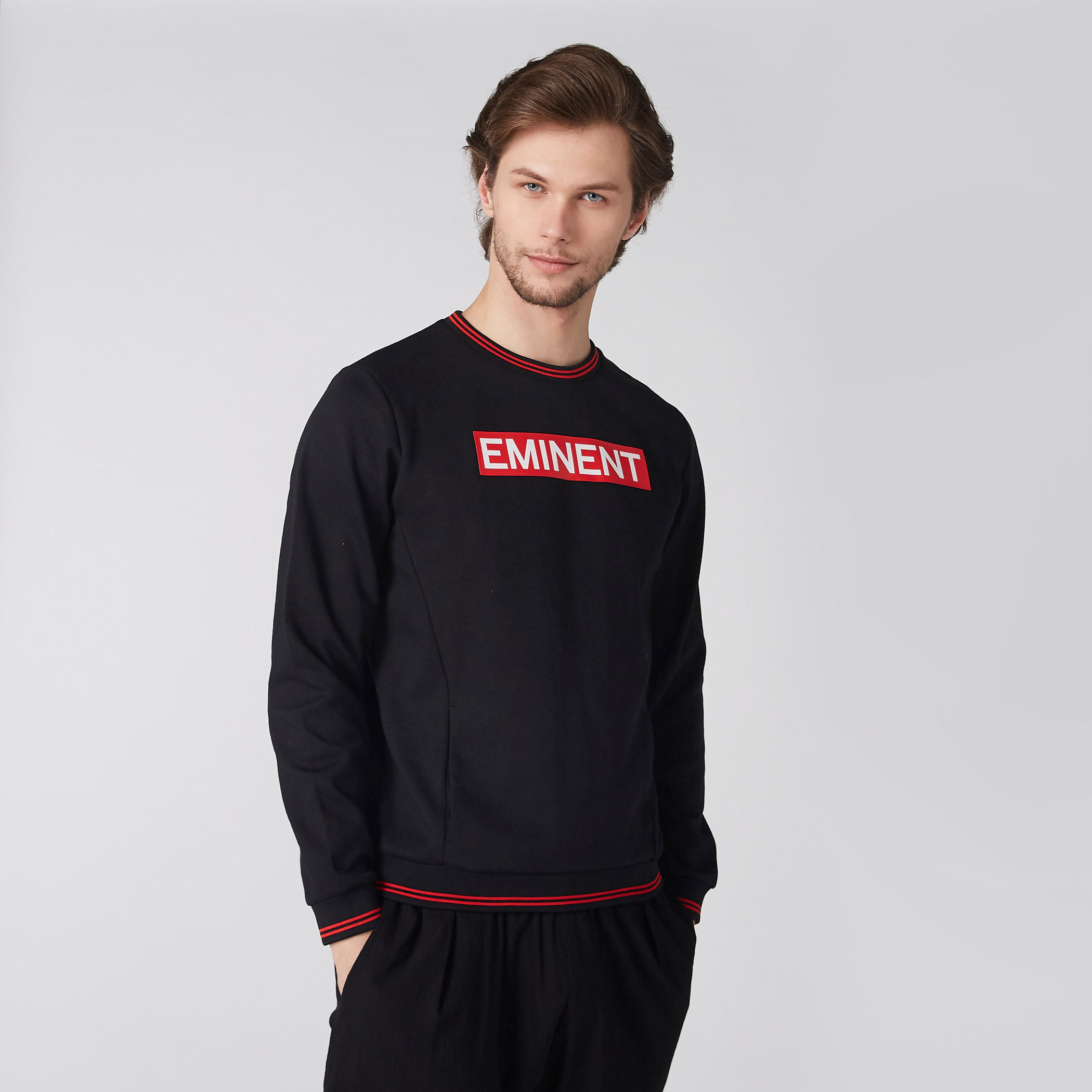 سويت شيرت بياقة مستديرة وأكمام طويلة وطبعات-men-winterwear-hoodiesandsweatshirts-image-4