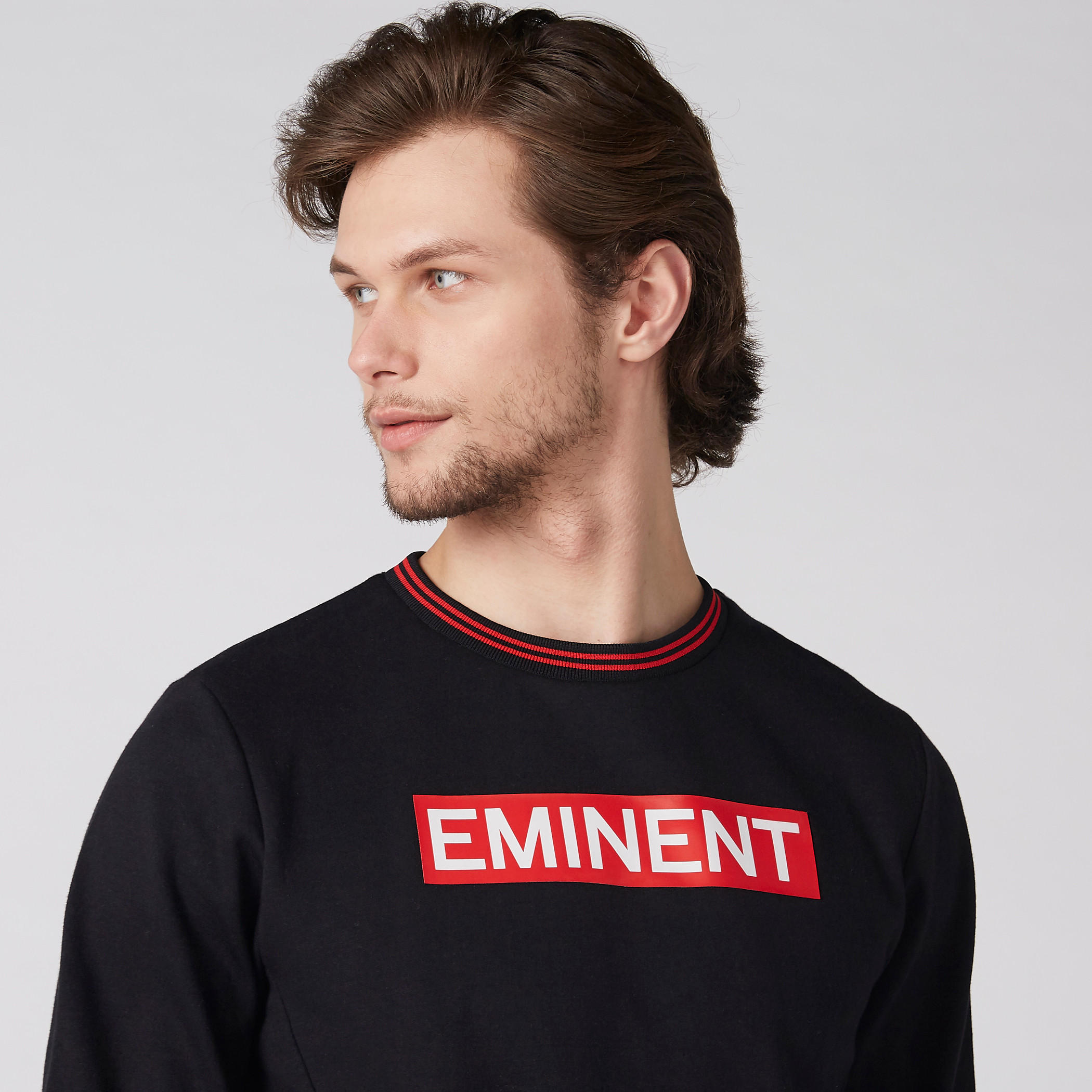سويت شيرت بياقة مستديرة وأكمام طويلة وطبعات-men-winterwear-hoodiesandsweatshirts-image-1