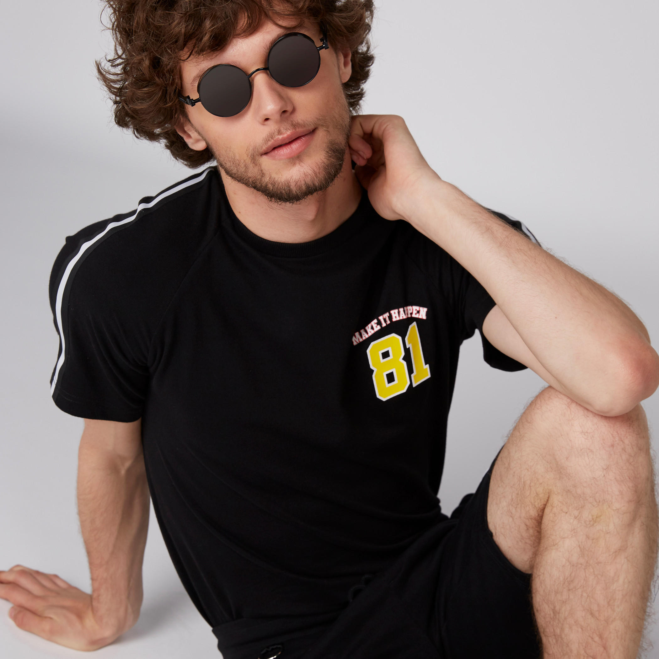 شورت بخصر مطّاطي وجيوب-men-clothing-bottoms-shorts-image-1