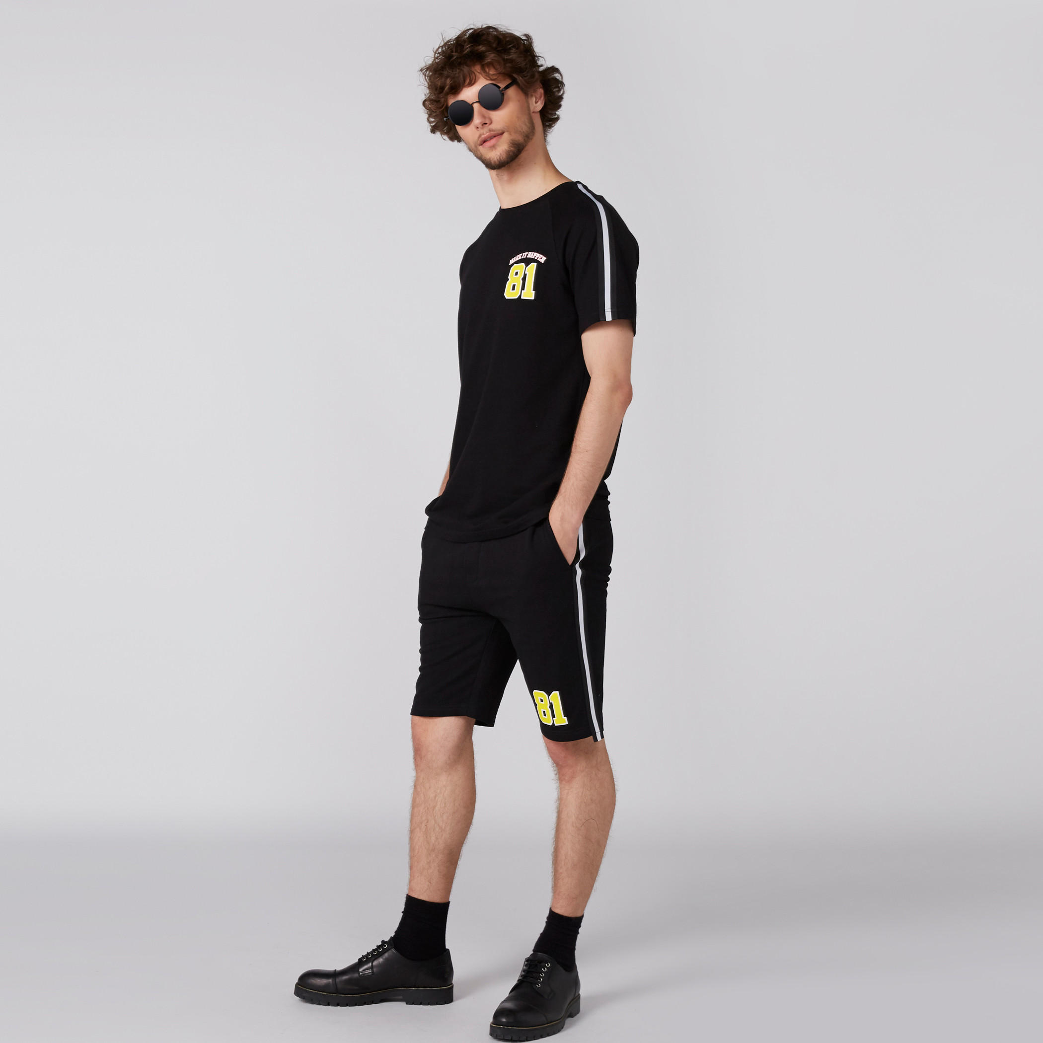 شورت بخصر مطّاطي وجيوب-men-clothing-bottoms-shorts-image-3